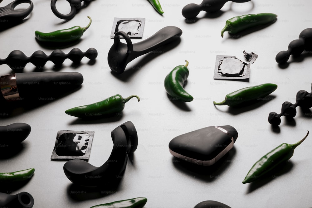 a table topped with lots of different types of peppers