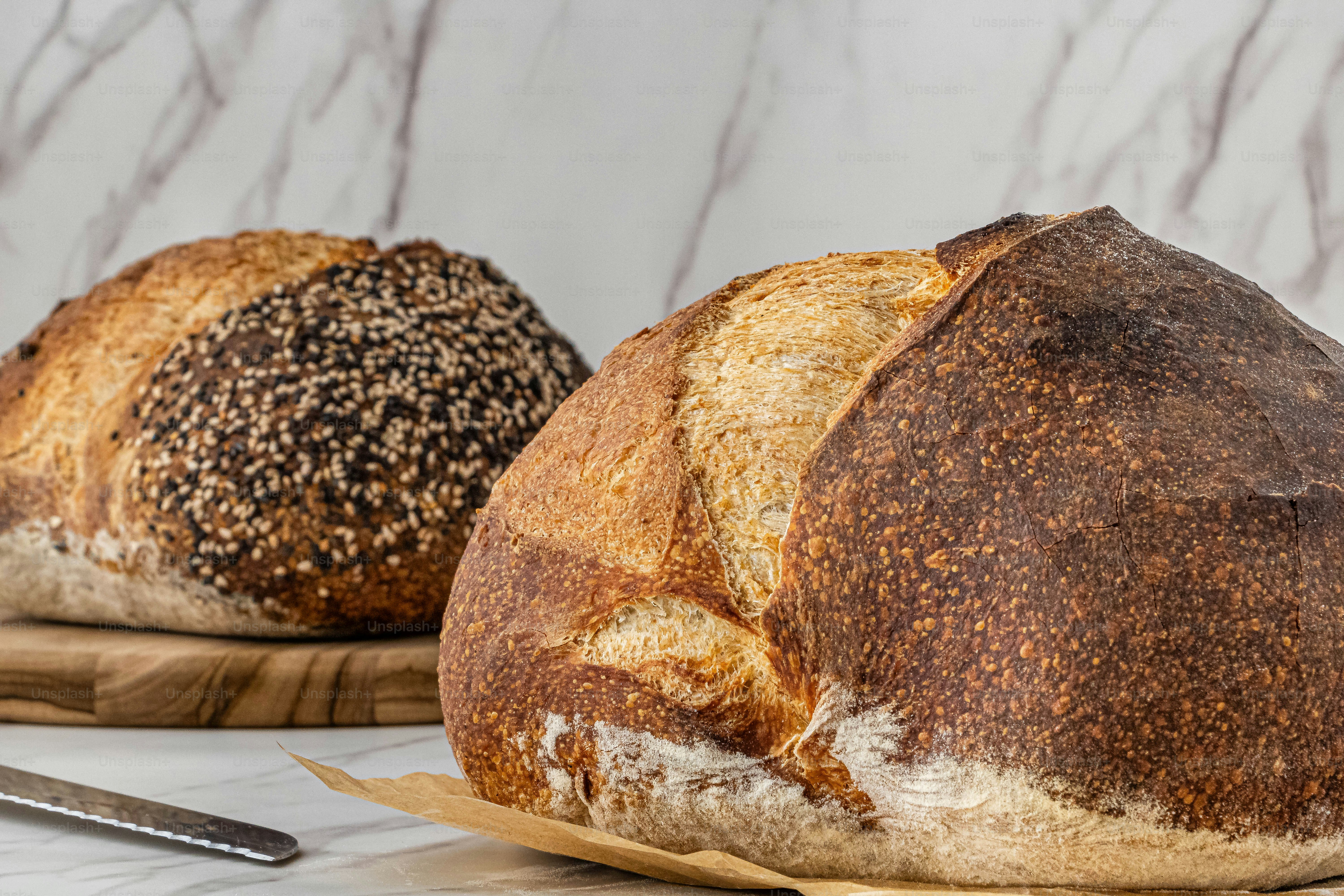 A close up of two pieces of bread photo – Food Image on Unsplash
