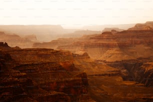 Una vista panorámica de un cañón en el desierto