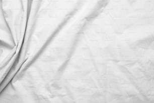 Una foto en blanco y negro de una sábana blanca
