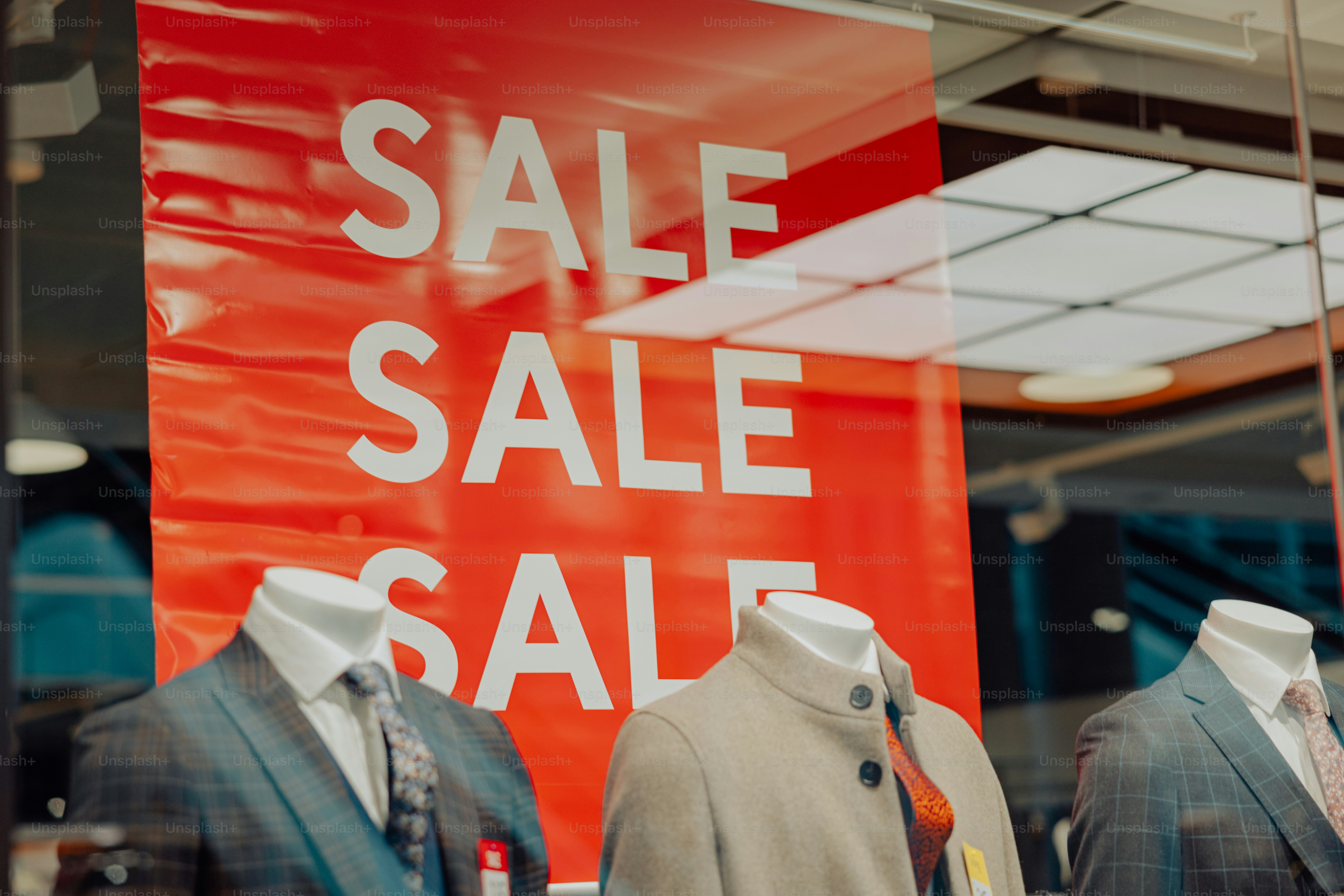 Оформление витрины к открытию магазина