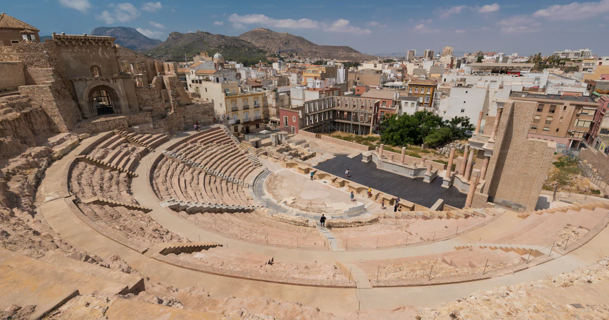 Anfiteatro Romano En La Ciudad De Cartagena Murcia Espa a Foto anfiteatro-romano-en-la-ciudad-de-cartagena-murcia-espa-a-foto