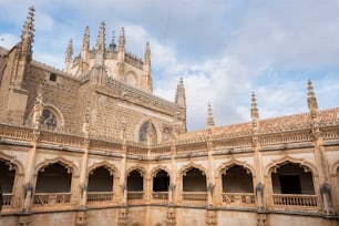 Kreuzgang des Klosters San Juan De Los Reyes in Toledo, Kastilien-La Mancha, Spanien