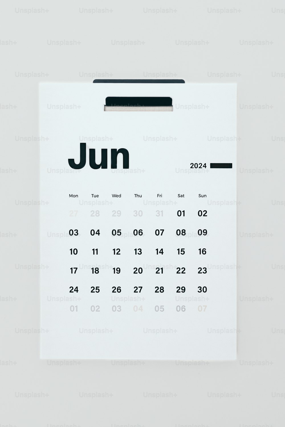「6月」と書かれたカレンダー