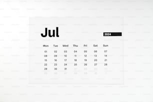 「7月」と書かれたカレンダー
