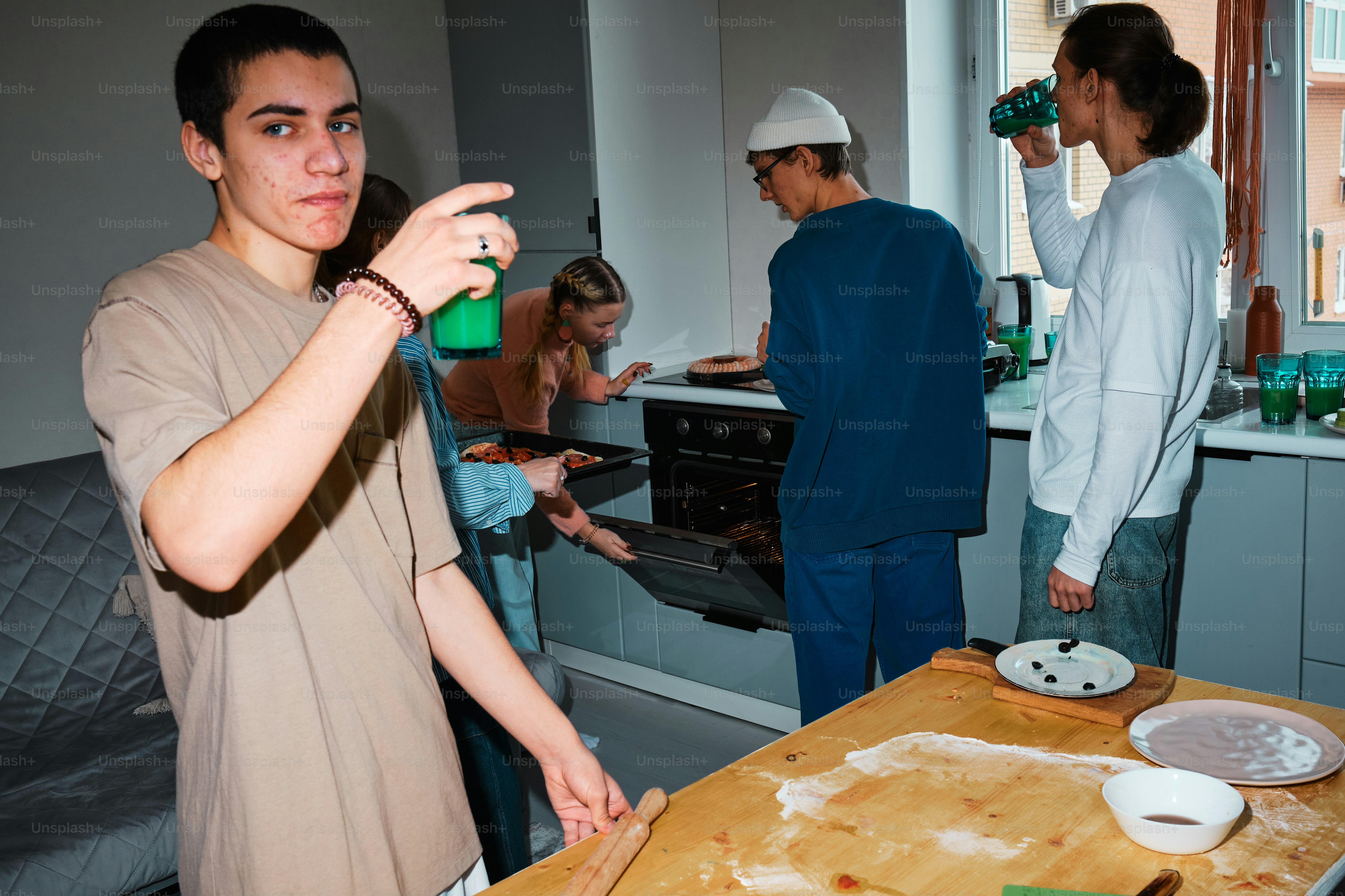 premium_photo-1705927287318-d81ecc9f374c?ixid=M3wxMjA3fDB8MXxzZWFyY2h8MTN8fHNjcnVicyUyMGFuZCUyMGNsb2dzJTIwYWwlMjBhaW58ZW58MHx8fHwxNzQ4NTA2NTA0fDA\u0026ixlib=rb-4.1.0