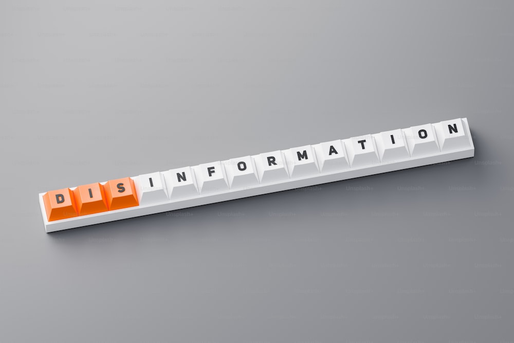 Gros plan d’un clavier sur lequel est inscrit le mot « désinformation »