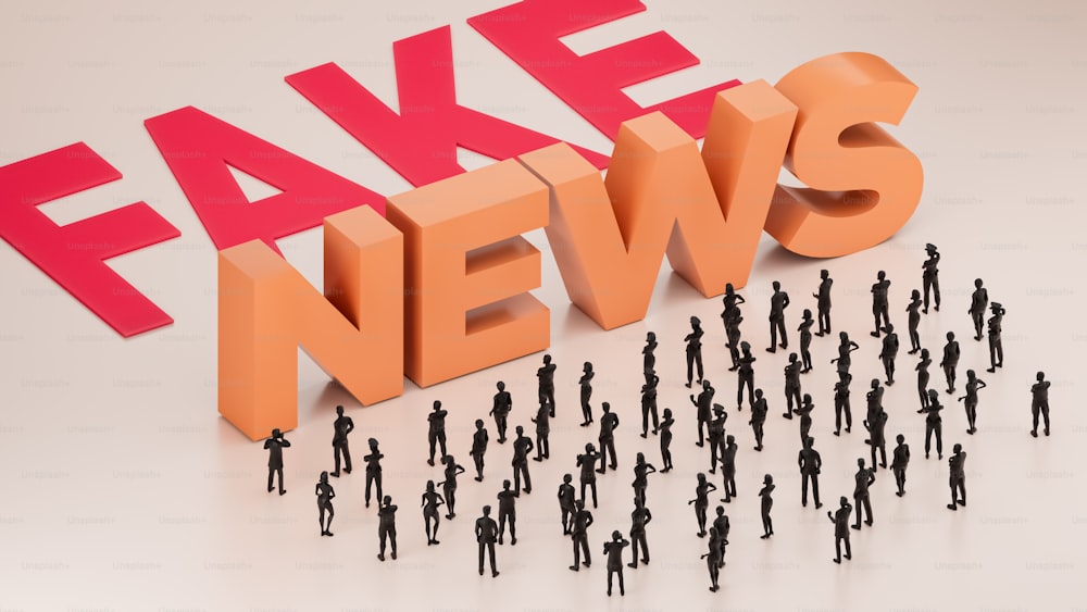 um grupo de pessoas em frente a cartas de fake news