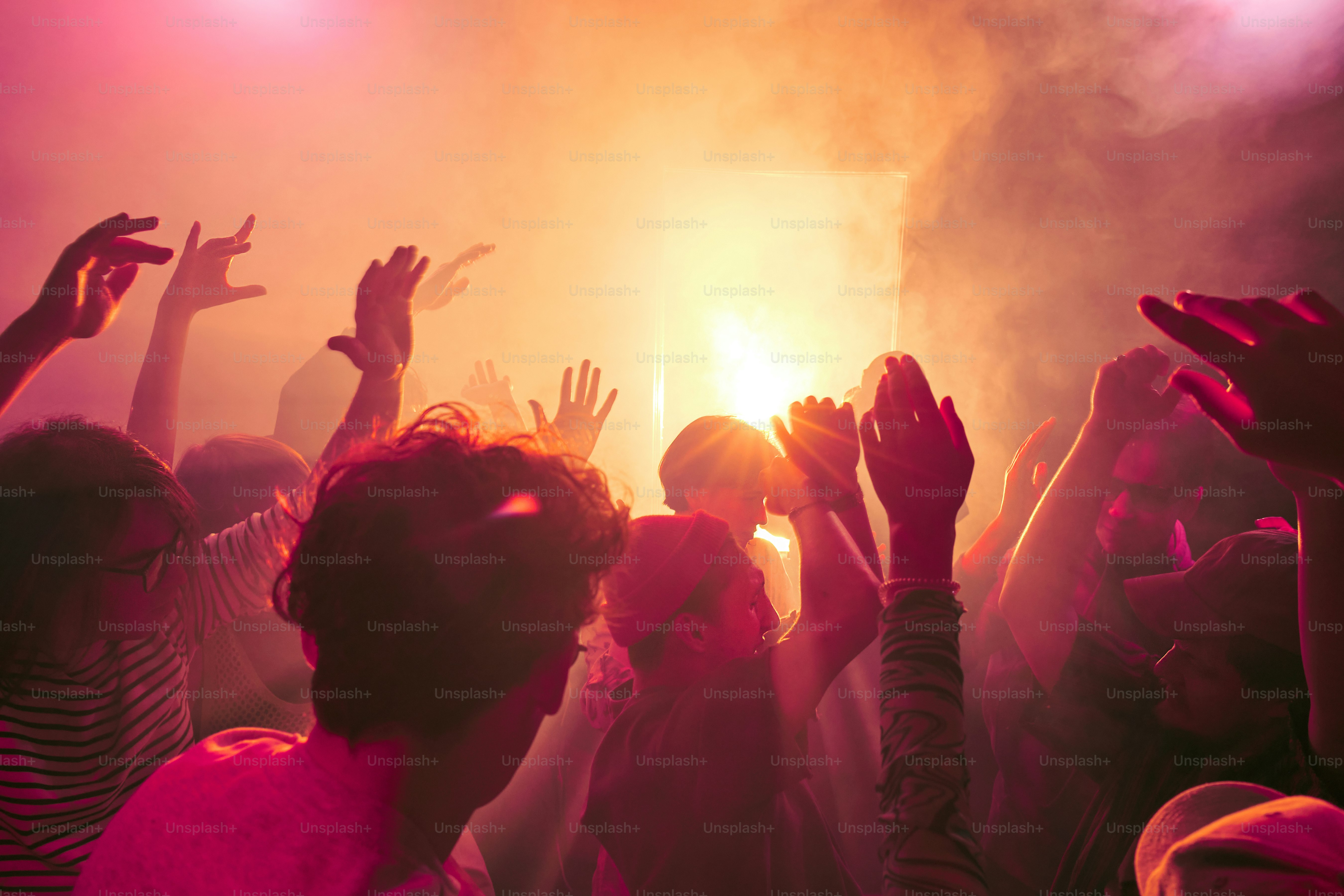 premium_photo-1708589337907-a08302e6ec3c?ixid=M3wxMjA3fDB8MXxzZWFyY2h8NXx8JUVDJTlDJUEwJUVEJTlEJUE1fGVufDB8fHx8MTc0MzA5NzEyOHww\u0026ixlib=rb-4.0.3