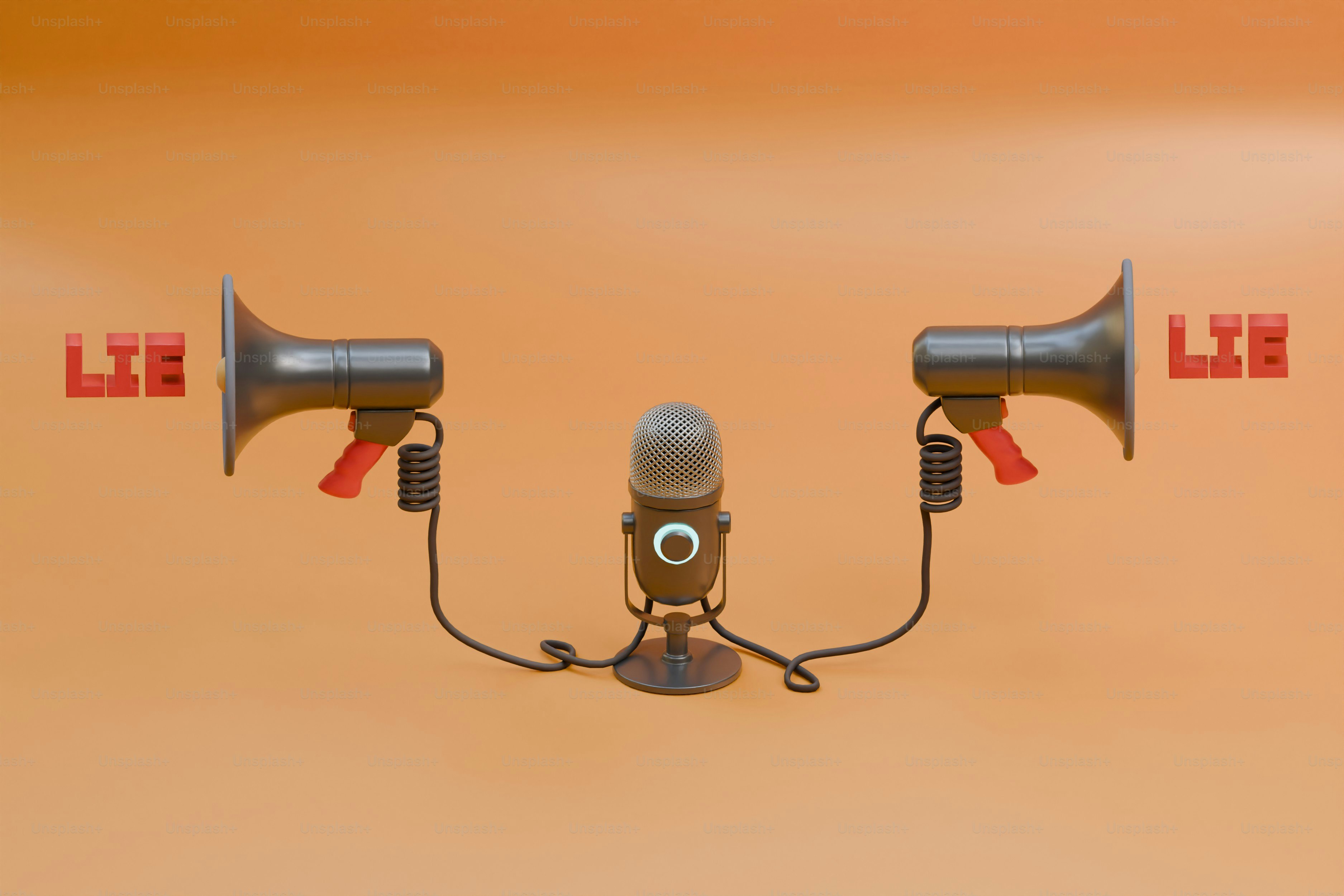 un paio di microfoni seduti uno accanto all'altro