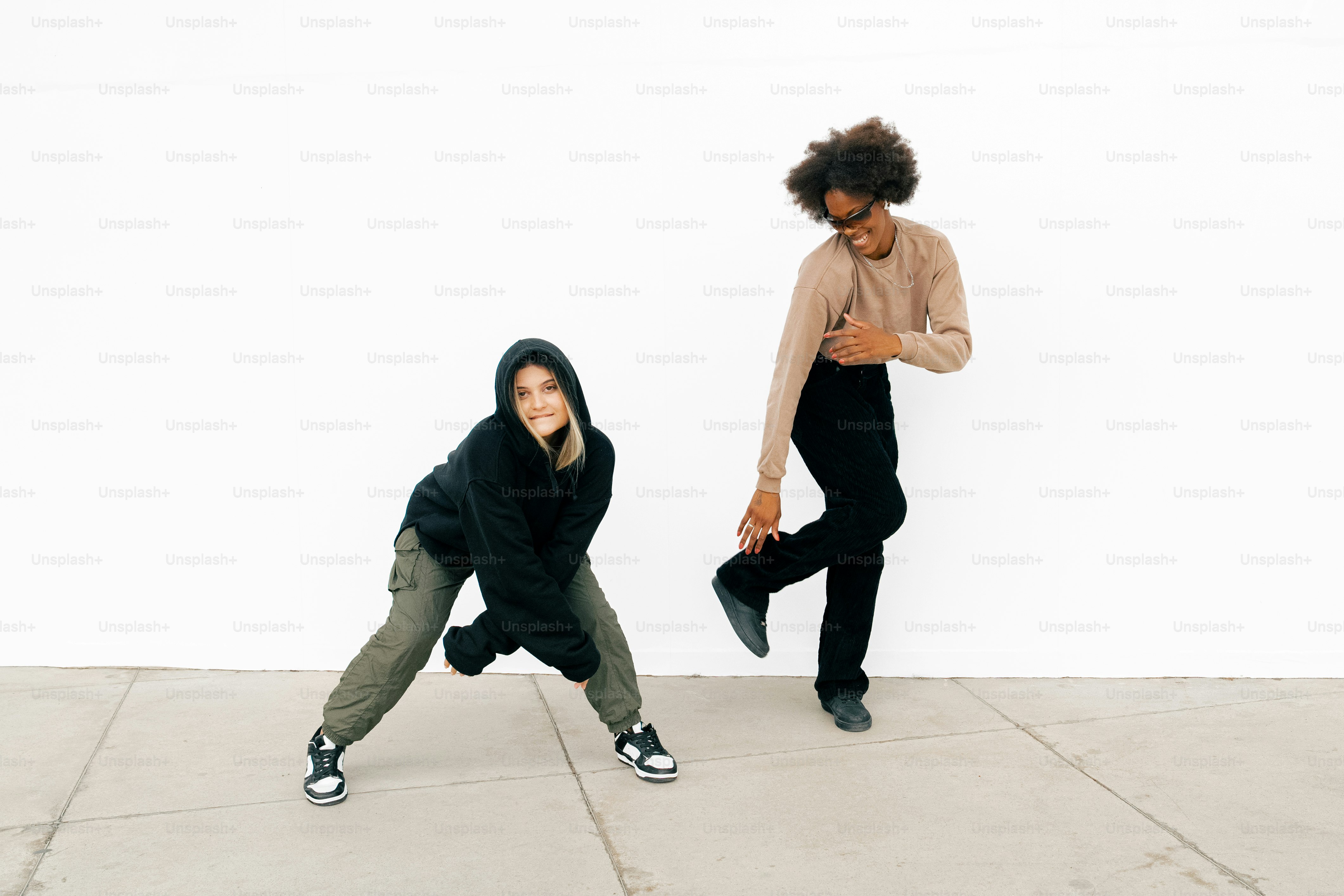 Ein Mann und eine Frau posieren für ein Foto