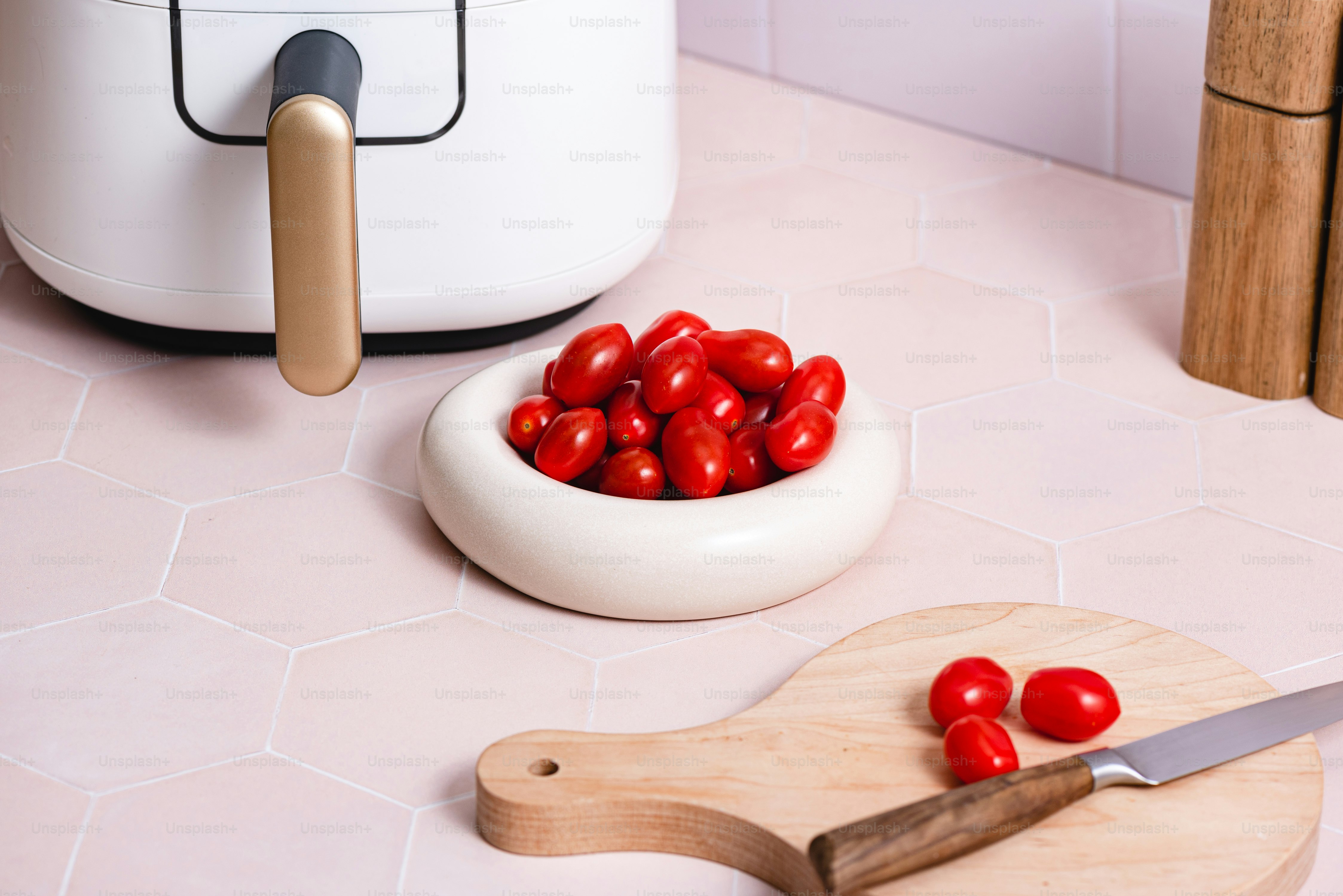 premium_photo-1711593313821-a346b240006f?ixid=M3wxMjA3fDB8MXxzZWFyY2h8M3x8cXVpY2slMjByZWNpcGVzfGVufDB8fHx8MTc2NjAyMzg0MXww\u0026ixlib=rb-4.1.0