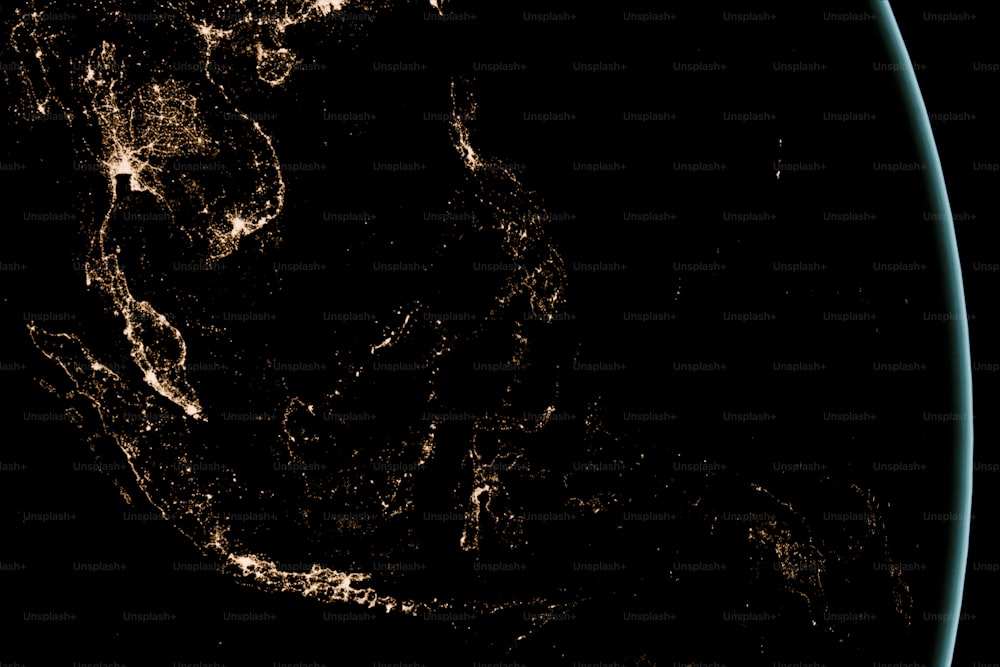 Una vista satelital de la Tierra por la noche