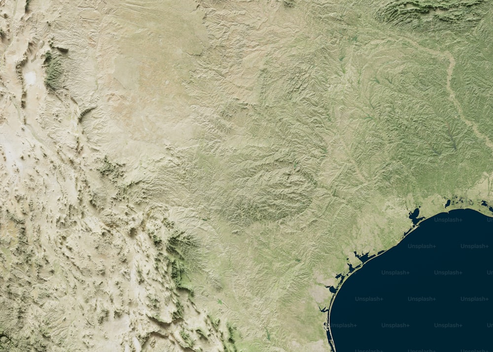 une image satellite d’une grande étendue d’eau