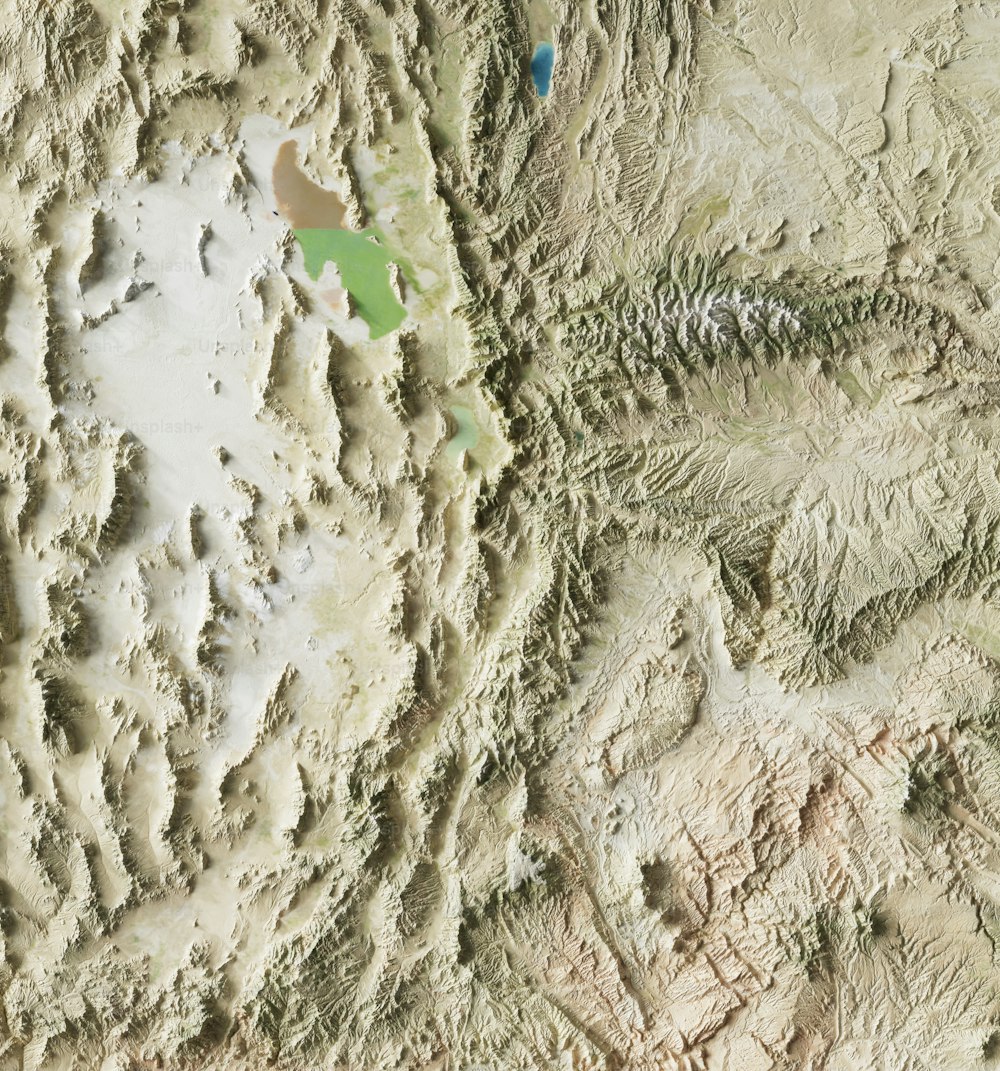 ein Satellitenbild eines Gebirgszuges