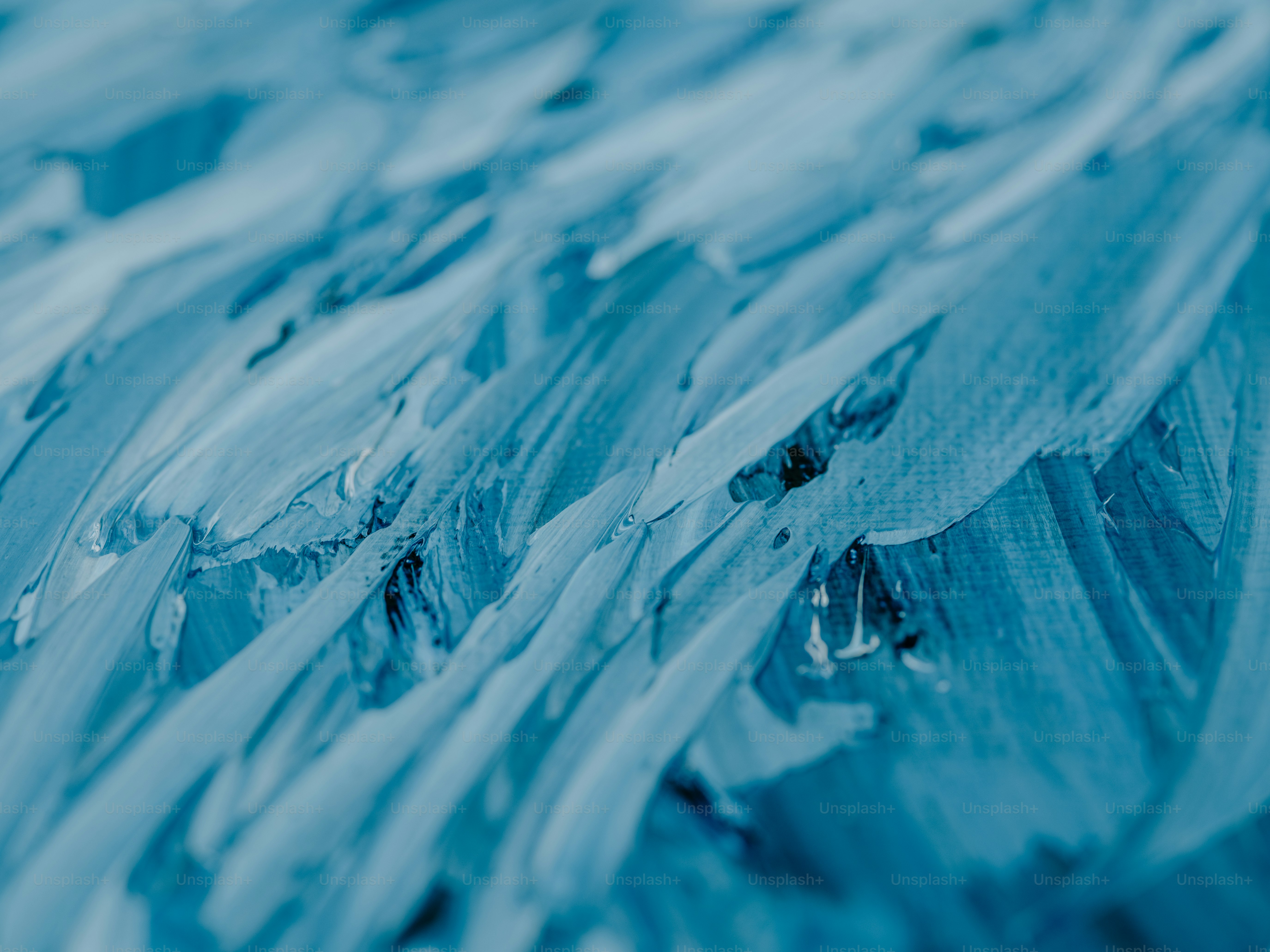  gros plan sur les murs bleutés du glacier Perito Moreno.