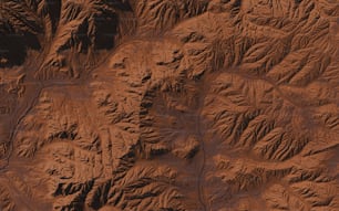 사막의 산맥을 조감도로 촬영한 모습