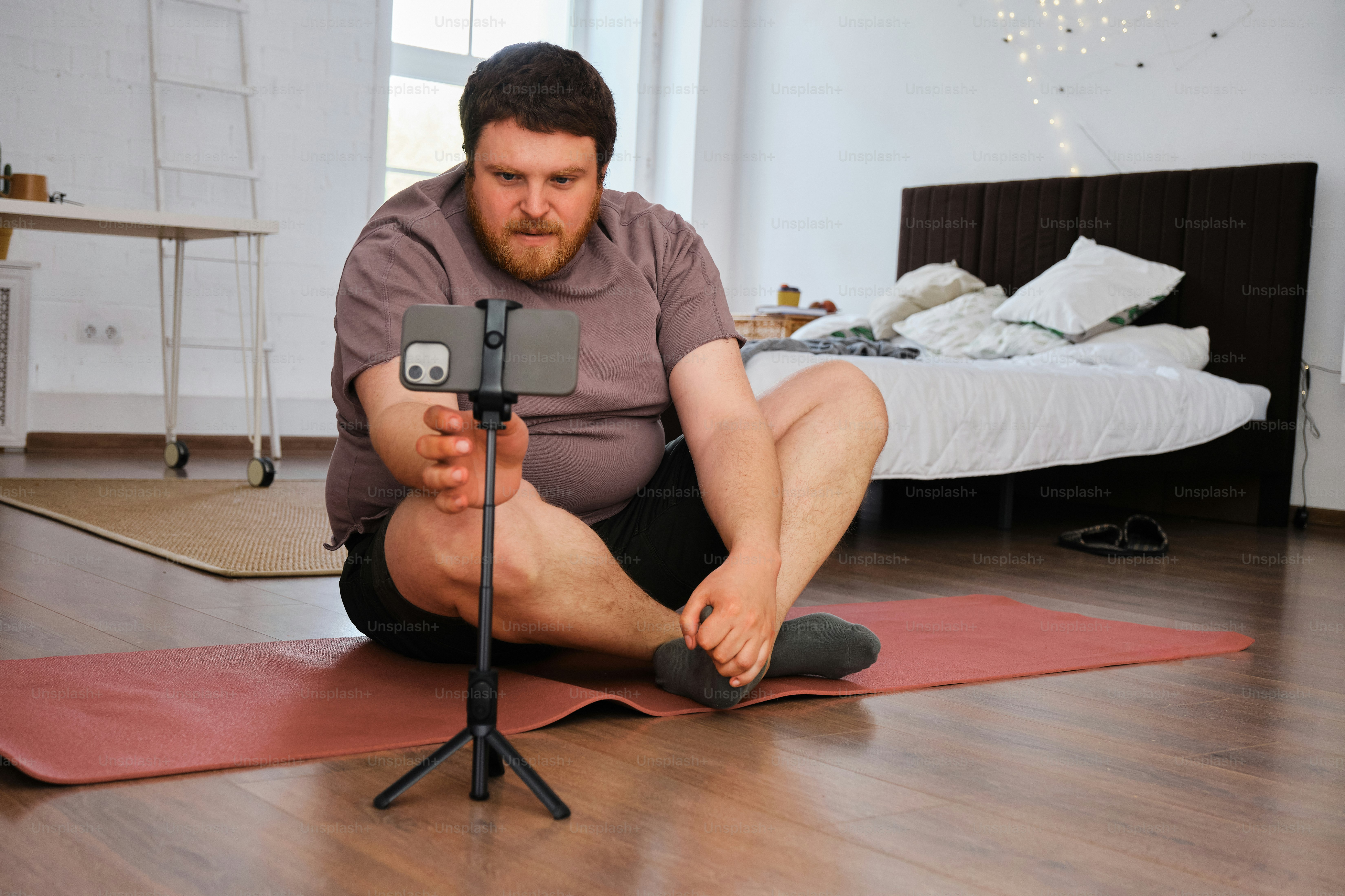 premium_photo-1716392169120-d62cd97eb7f5?ixid=M3wxMjA3fDB8MXxzZWFyY2h8MTN8fHlvdXR1YmUlMjBzaG9ydHN8ZW58MHx8fHwxNzY1MDg5MzUyfDA\u0026ixlib=rb-4.1.0