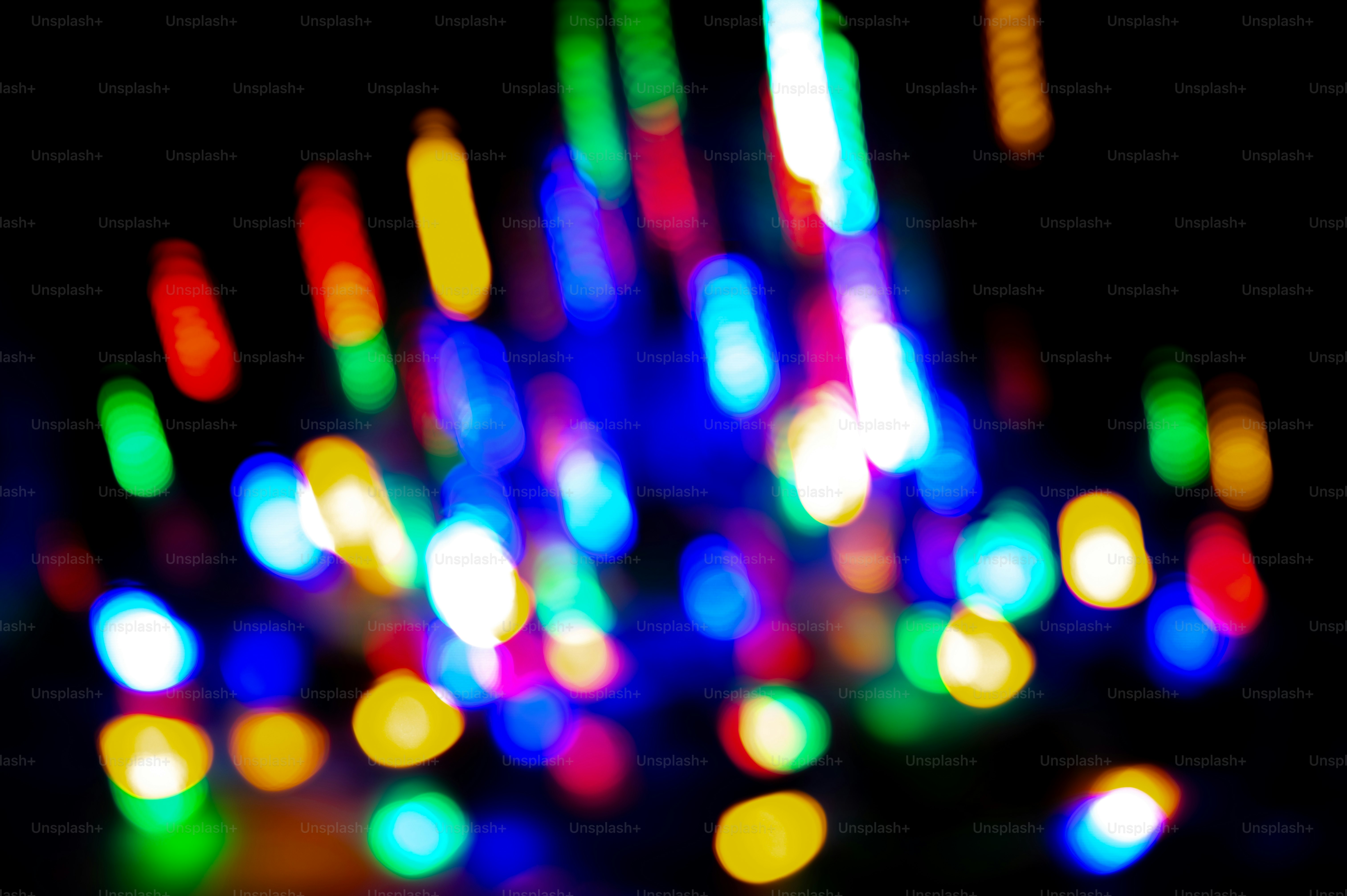 a bunch of lights that are in the dark