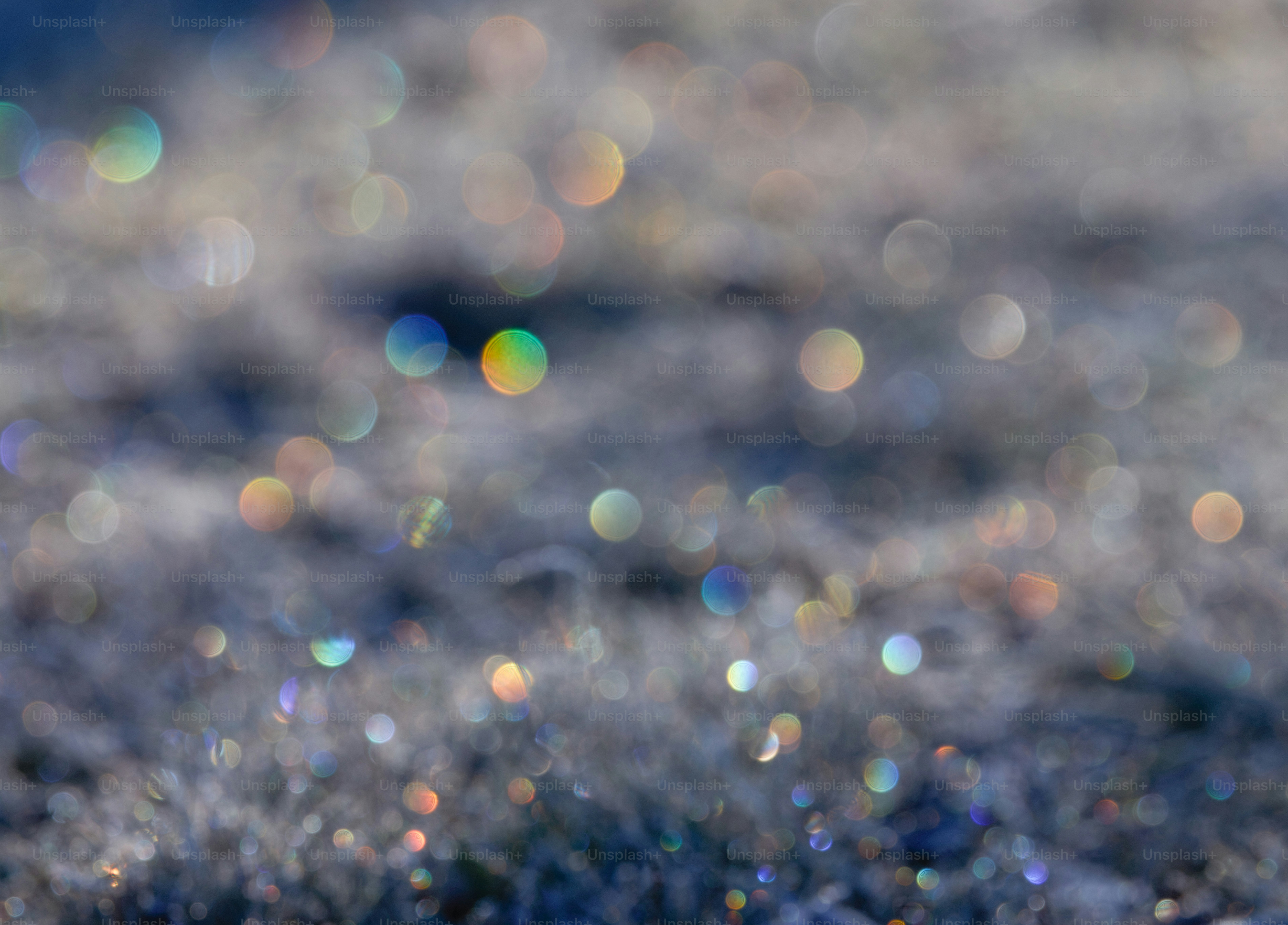 a blurry photo of a bunch of bubbles