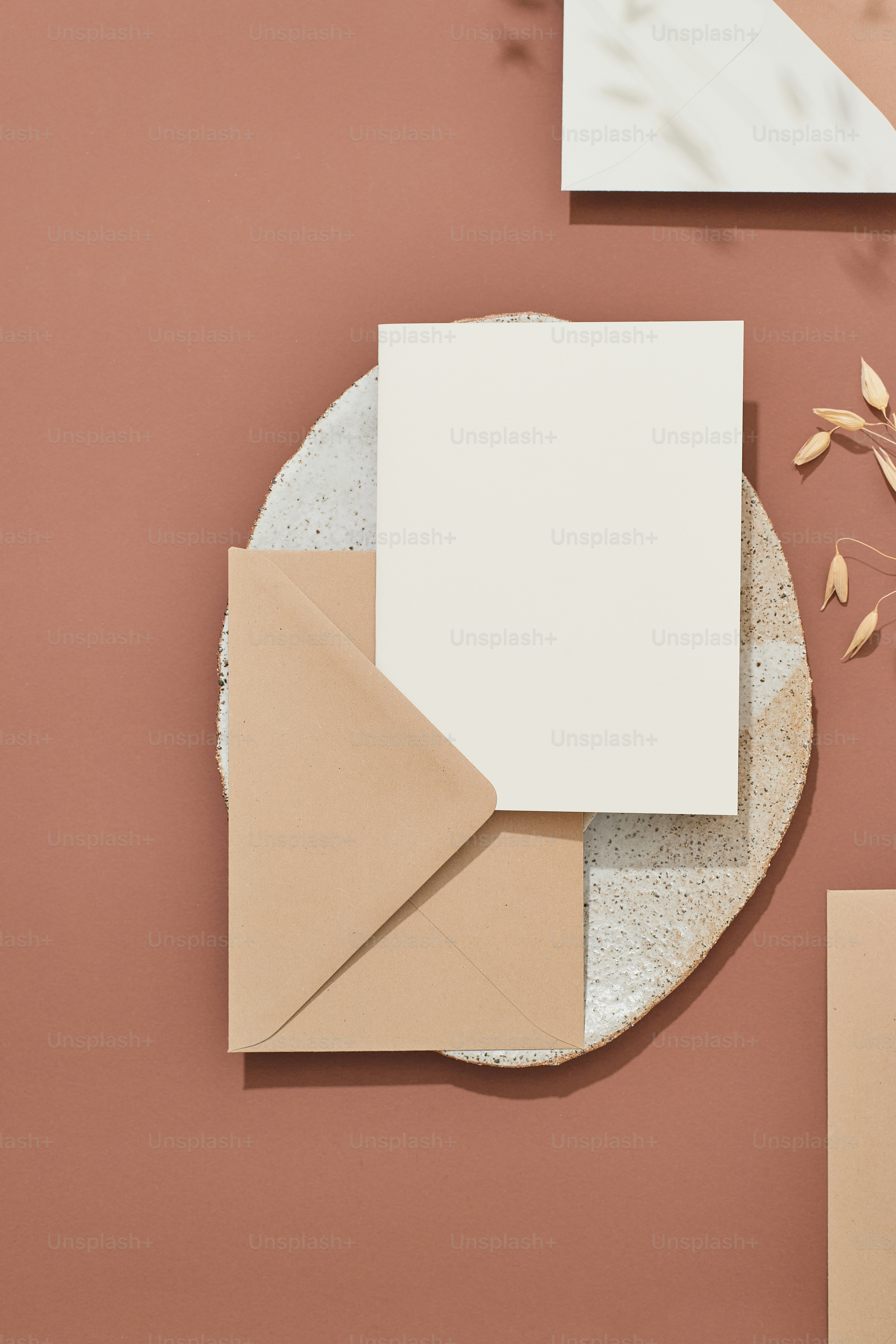 premium_photo-1718119448313-d410ef57b57b?ixid=M3wxMjA3fDB8MXxzZWFyY2h8NXx8Y2FyZCUyMG1vY2t1cHN8ZW58MHx8fHwxNzU3MzQ1OTU3fDA\u0026ixlib=rb-4.1.0