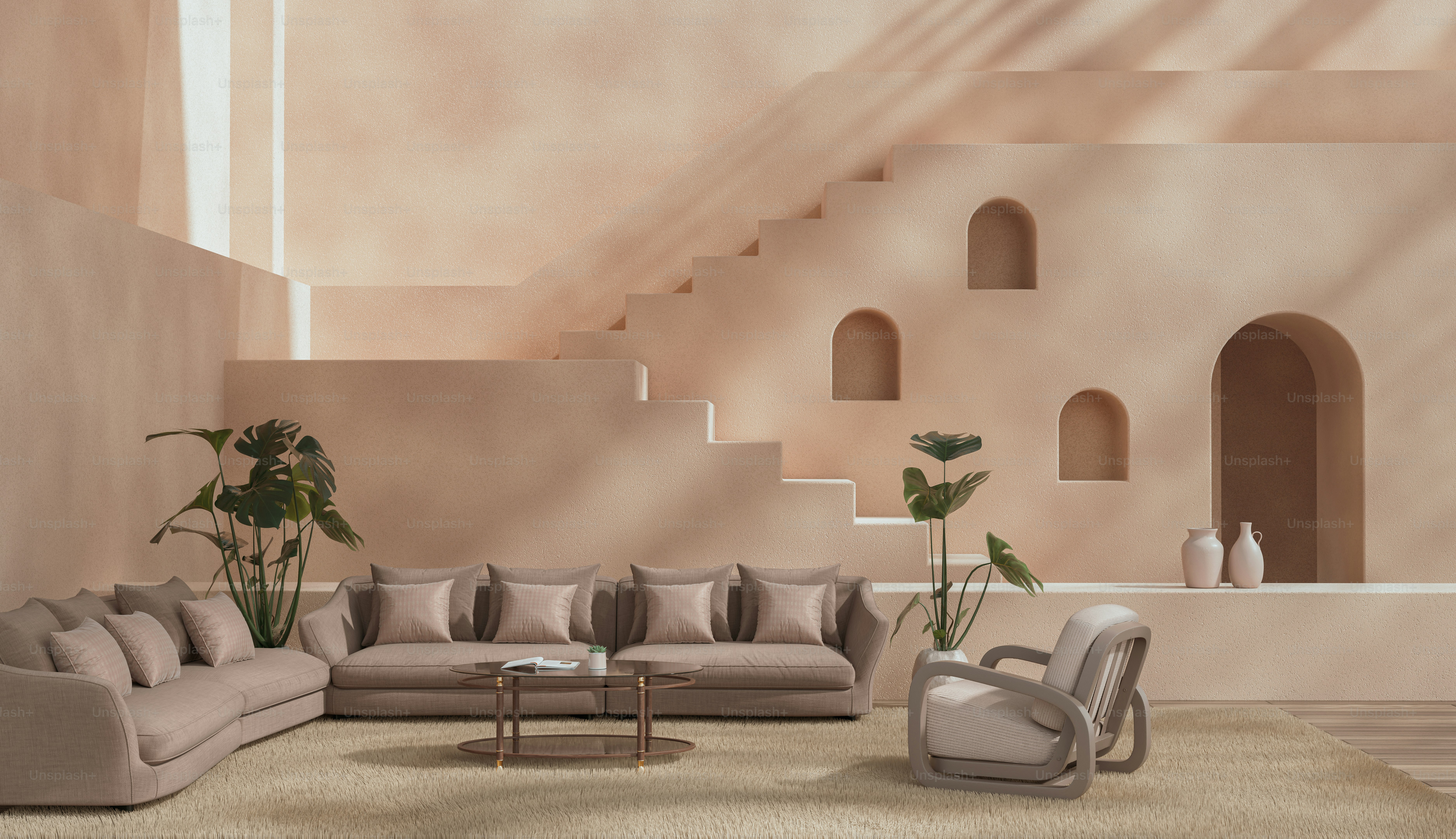 Uma sala de estar com um sofá e uma cadeira