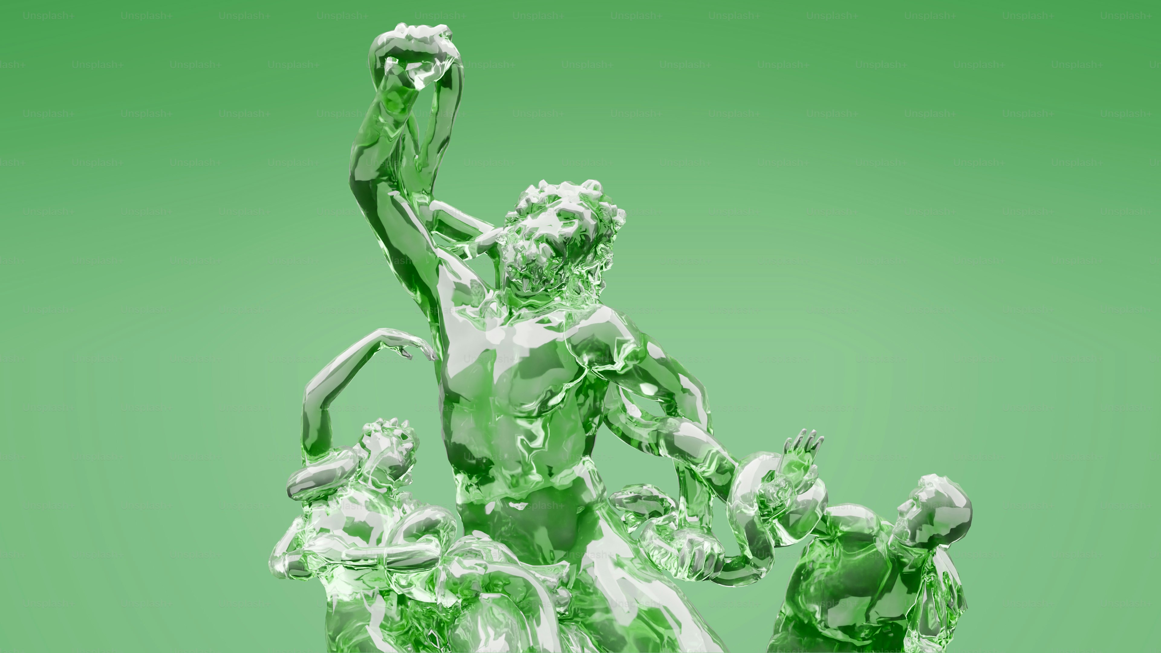 Una figurita de vidrio de un hombre montando a caballo