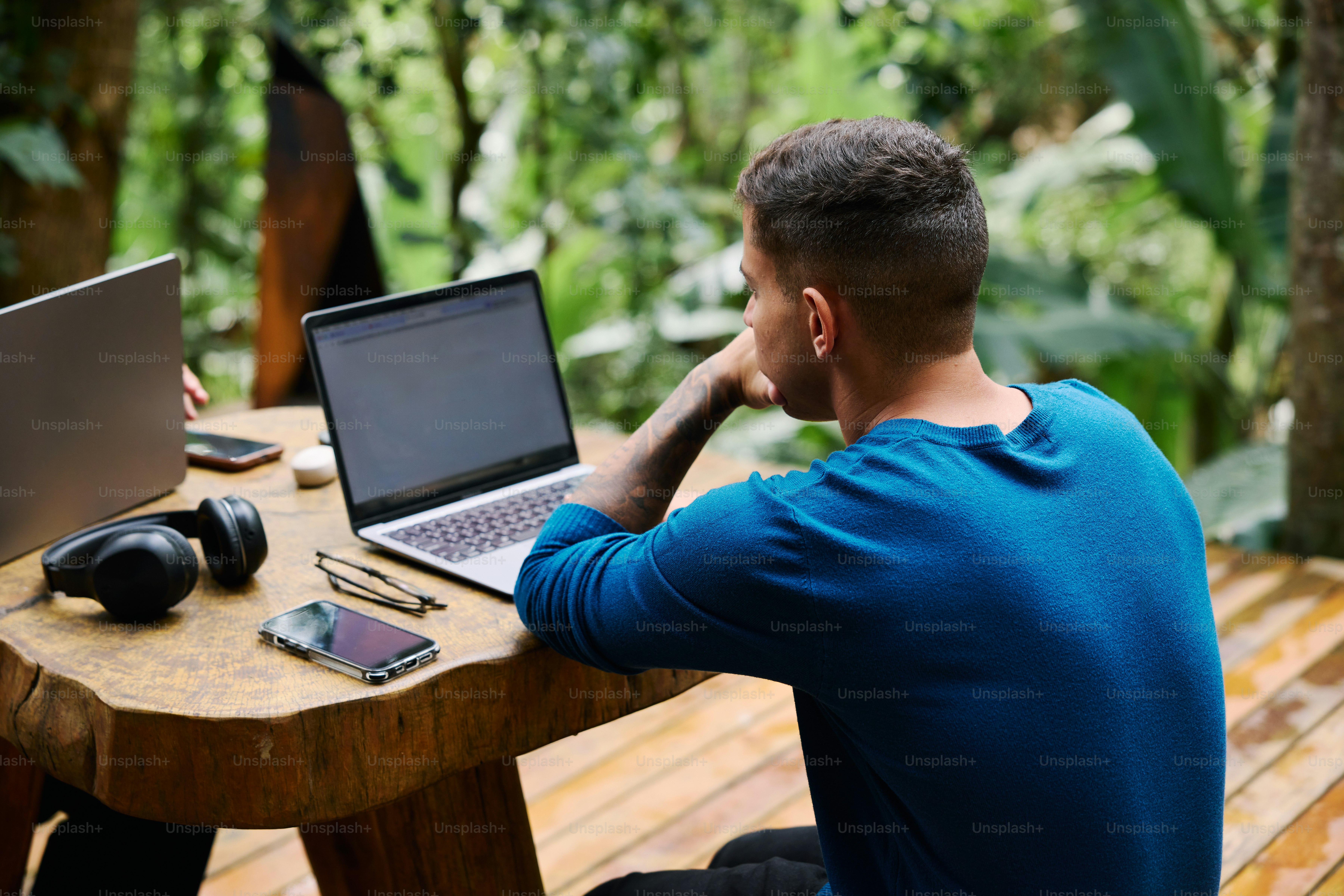 Never Depend on One Income Source While Traveling Long-Term