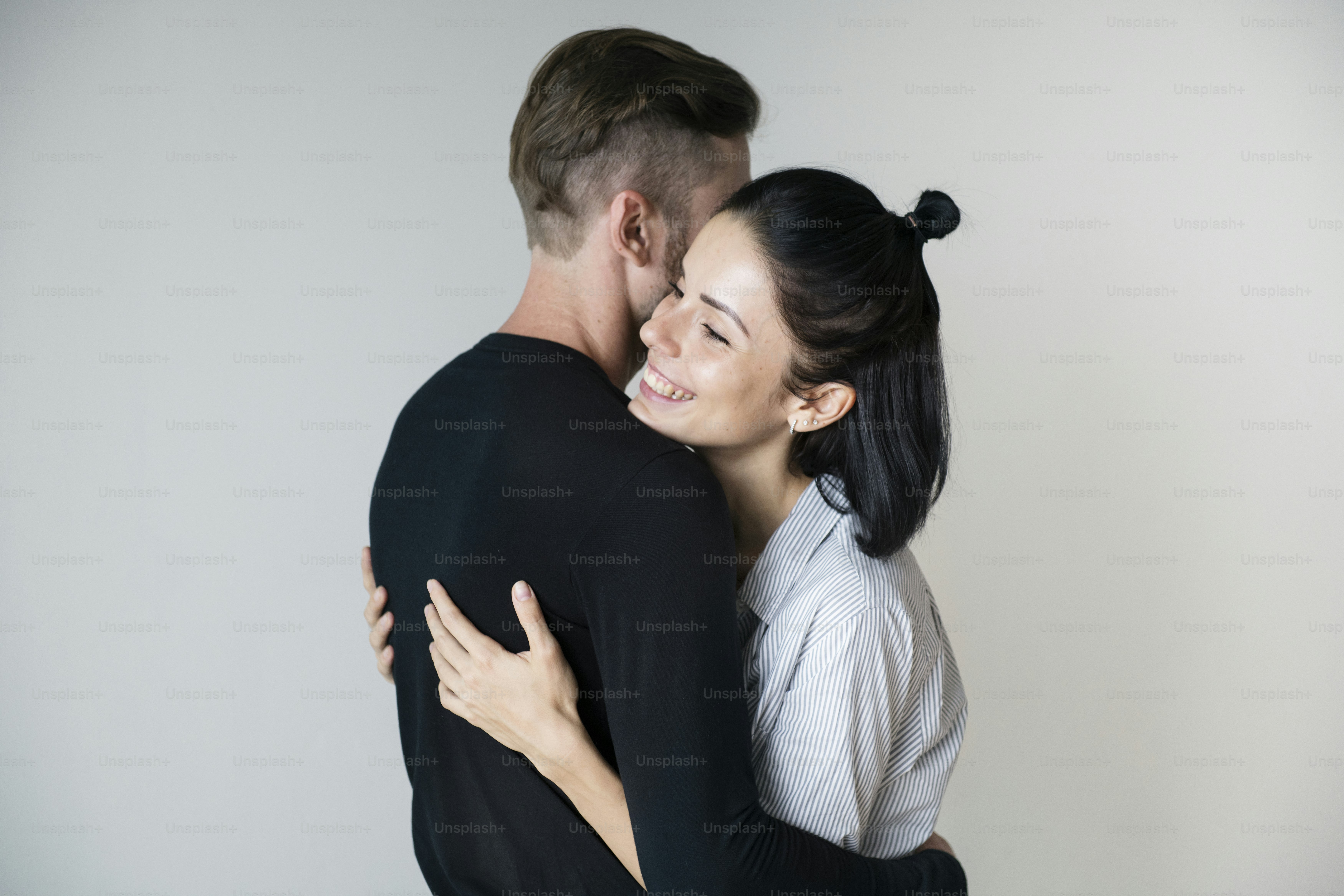 Couple move to new house photo – Boyfriend Image on Unsplash
