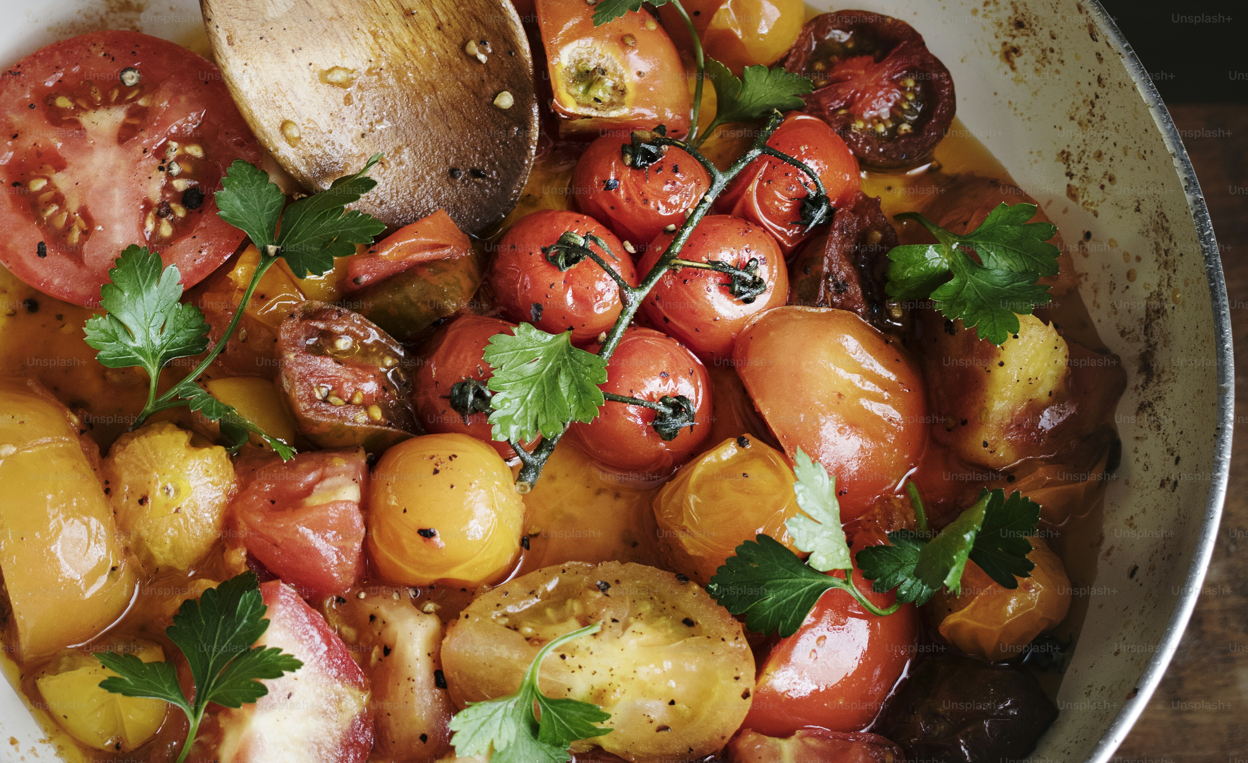 Fresh tomato sauce food photography recipe idea