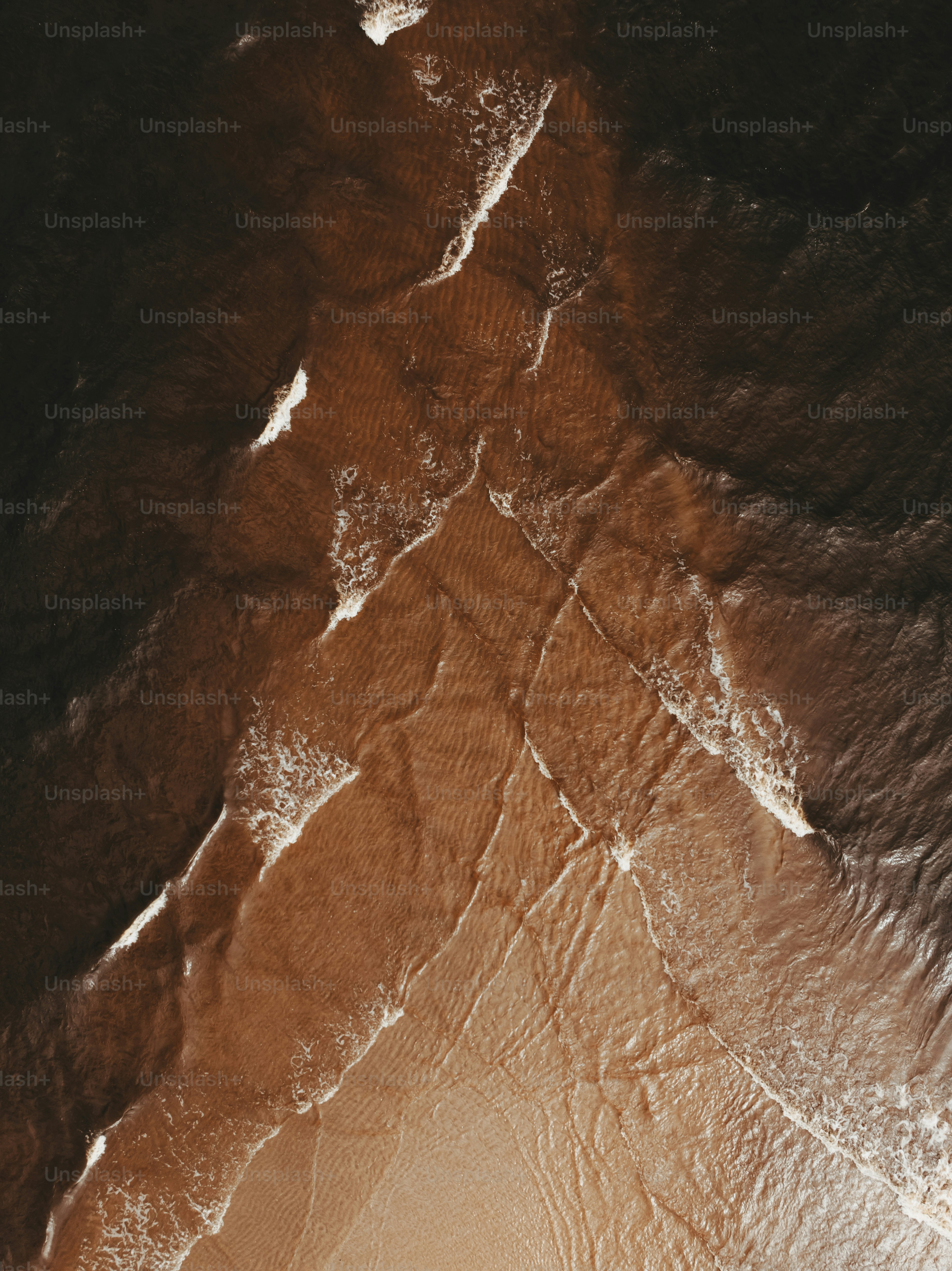 Una vista aérea de un cuerpo de agua