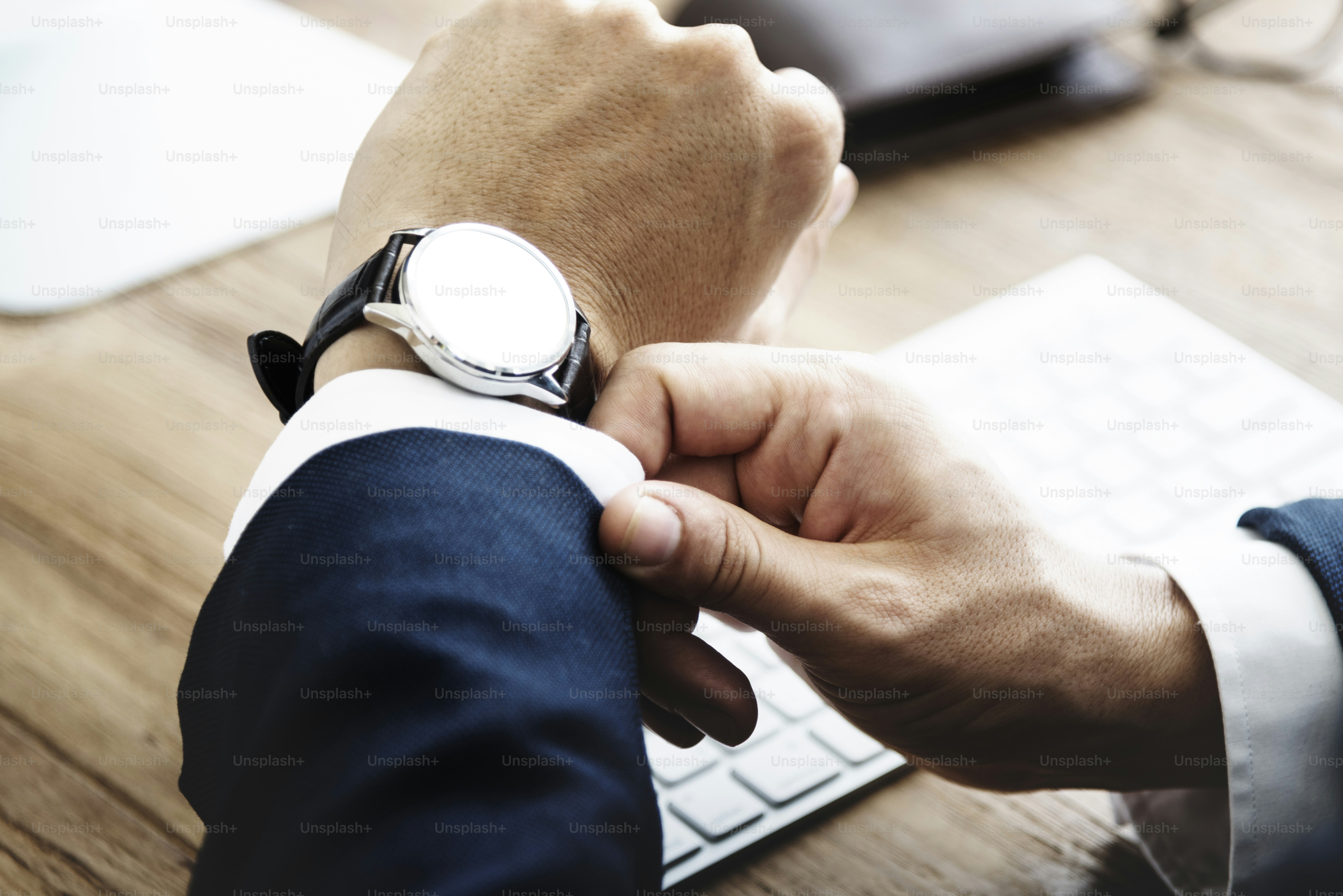 Organização de gerenciamento de tempo apressando o conceito de relógio de negócios