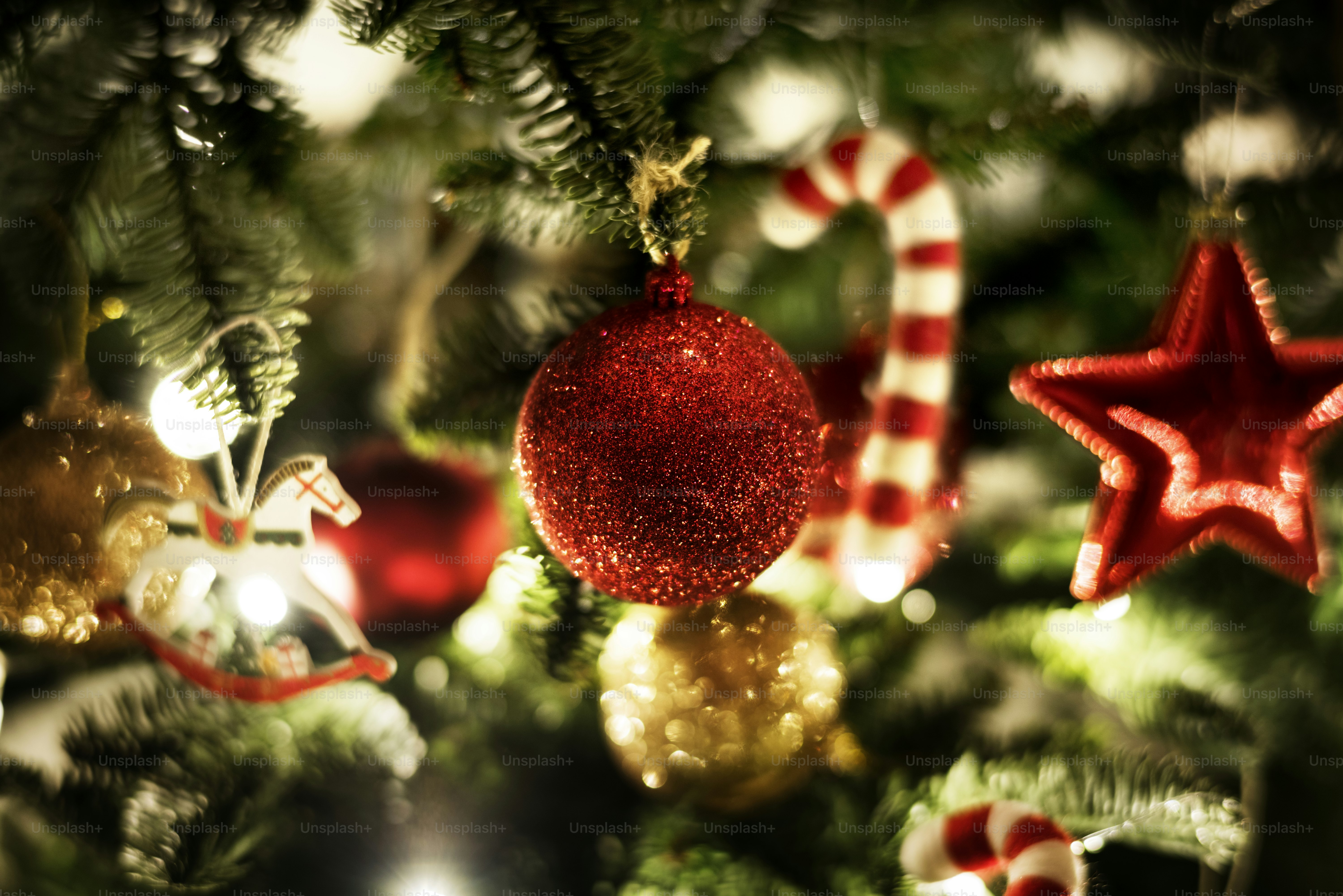 Christmas Ornament Pictures | Download Free Images on Unsplash