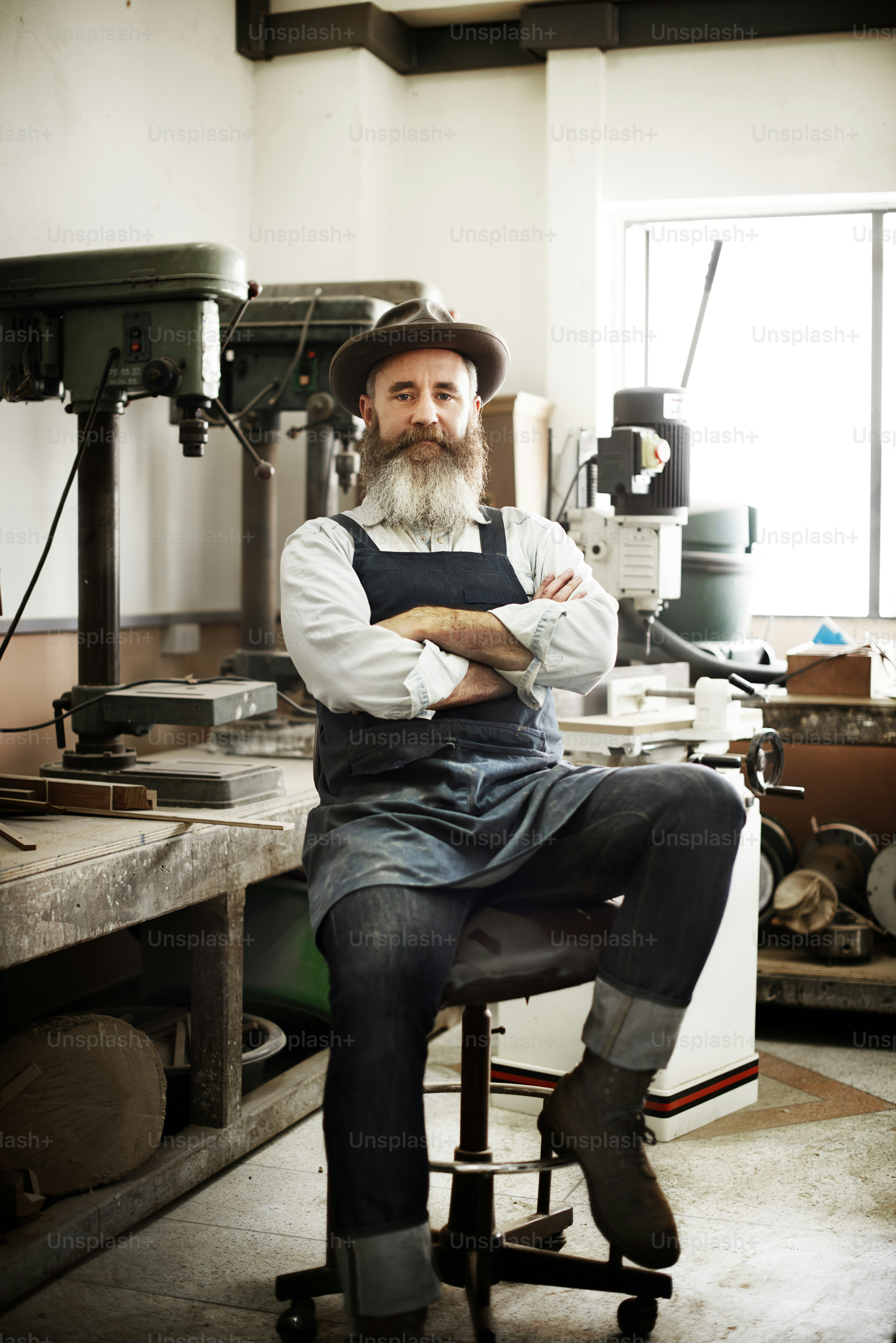 Conceito da carpintaria da habilidade da ocupação do trabalhador manual