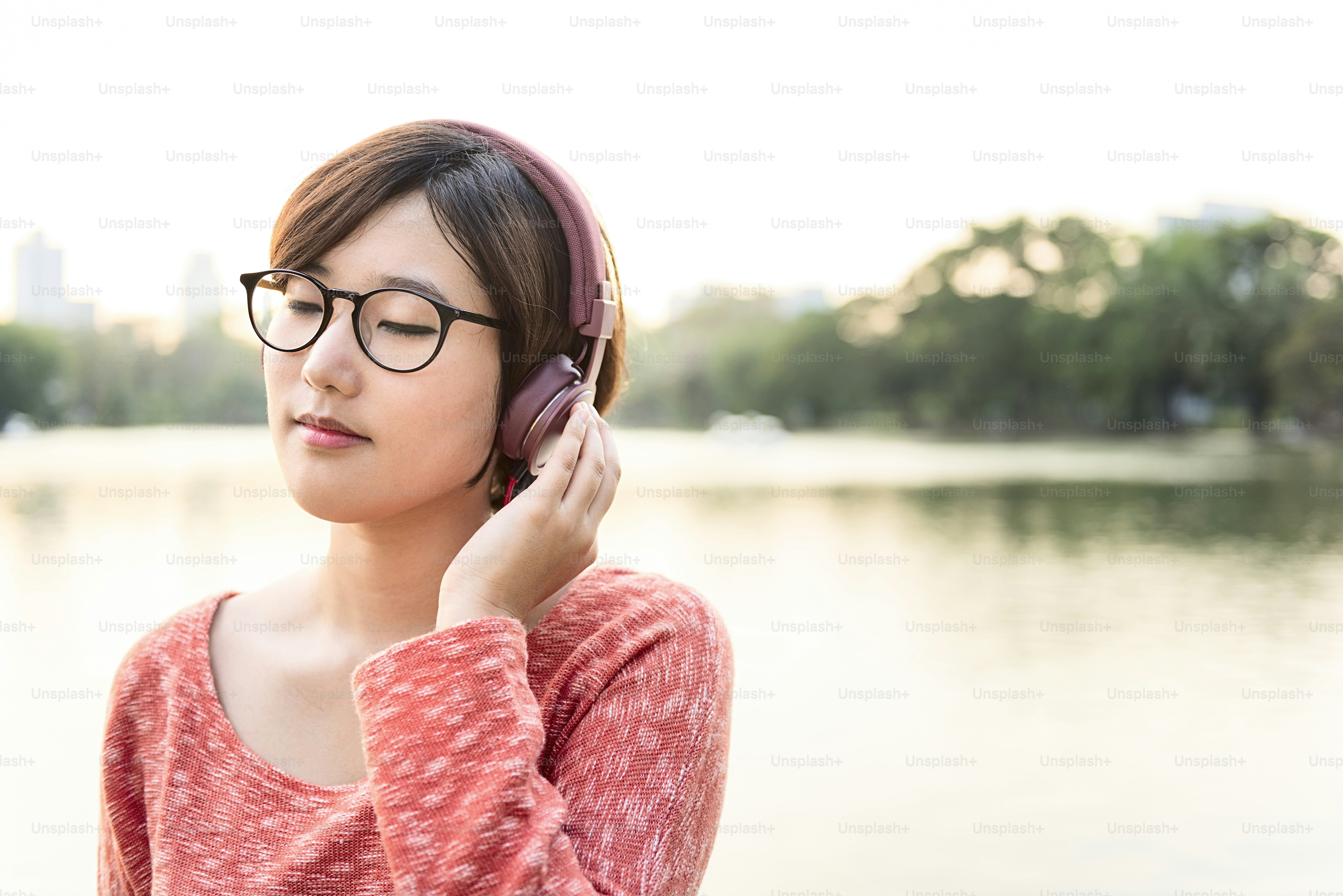 premium_photo-1722945804335-2680c8d009d4?ixid=M3wxMjA3fDB8MXxzZWFyY2h8MXx8bmF0dXJhbCUyMHRpbm5pdHVzJTIwcmVsaWVmJTIwc3VwcGxlbWVudHxlbnwwfHx8fDE3NTk1OTc3MzZ8MA\u0026ixlib=rb-4.1.0