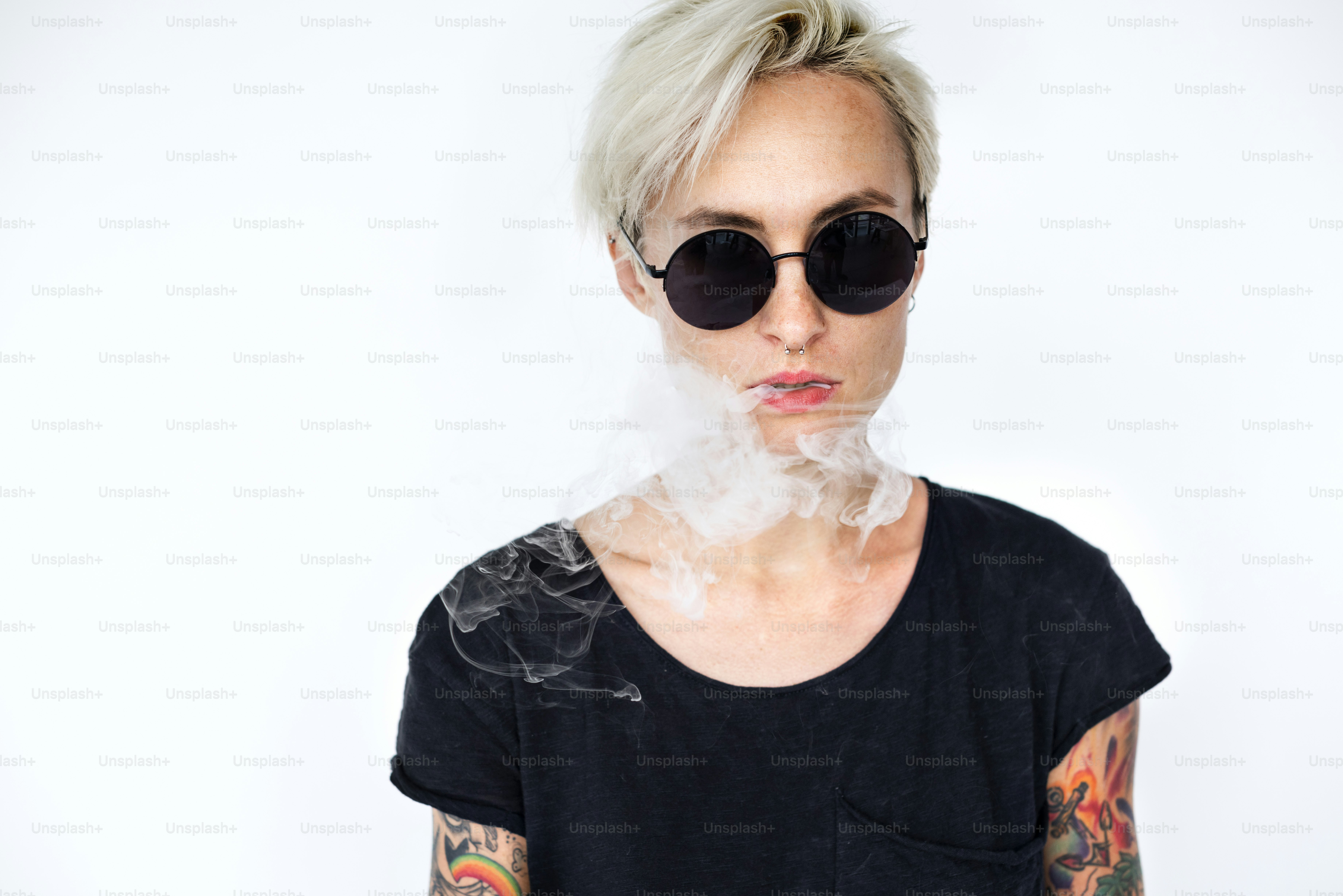 Tatuagem Mulher Estilo Glamour Conceito de Estilo de Vida Alternativo