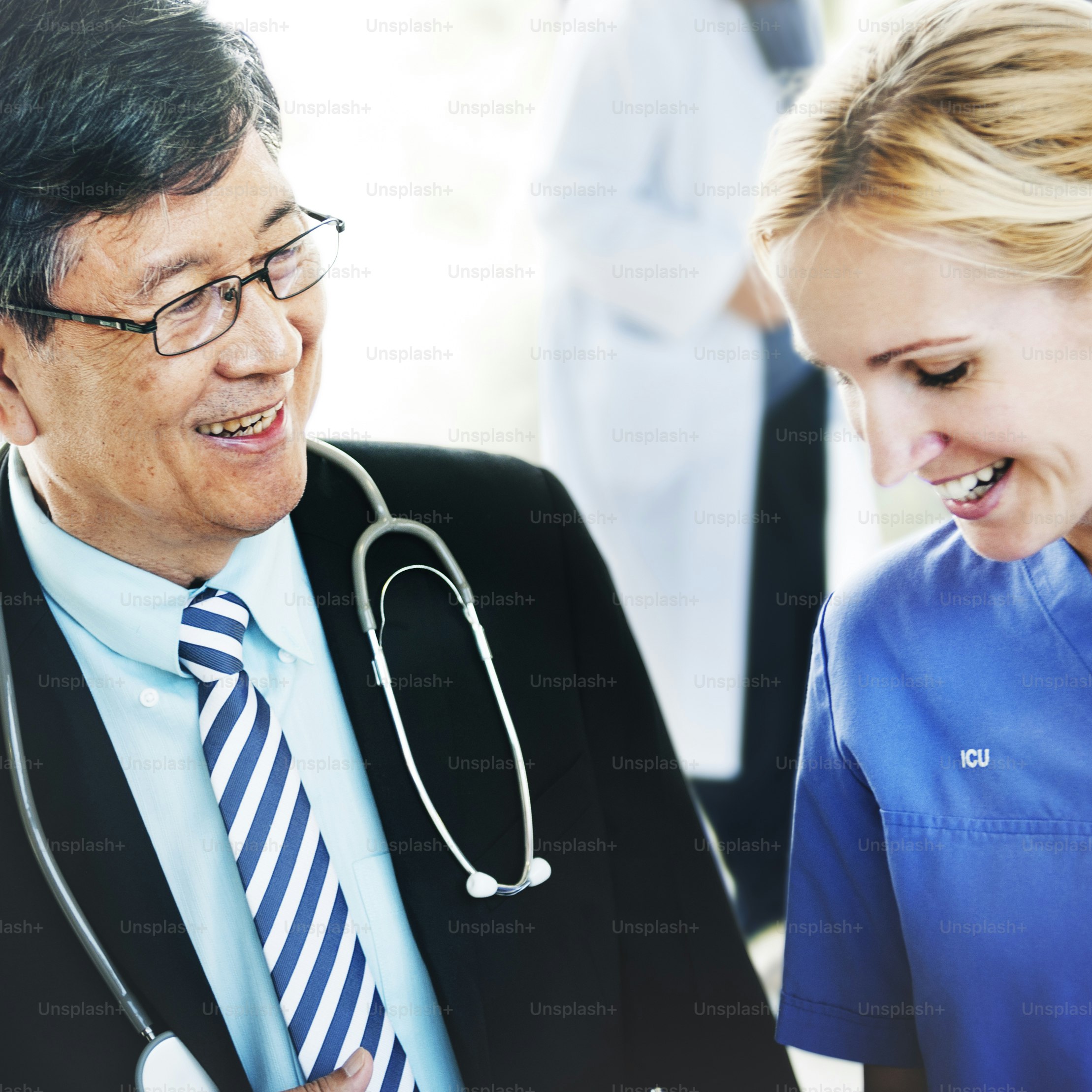 Arzt Team Diagnose Operation Medikation Konzept