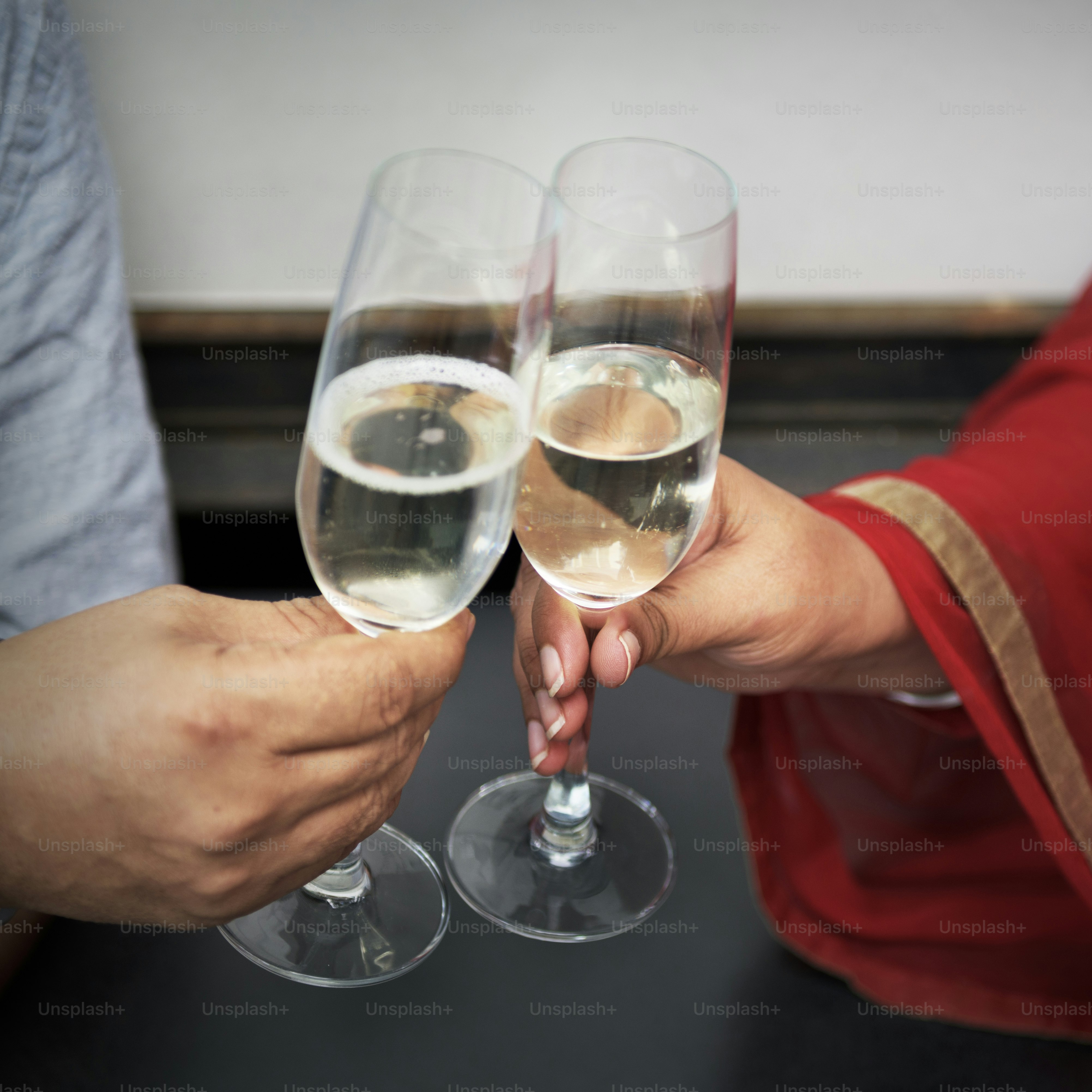 함께 식사하는 인도 커플 컨셉