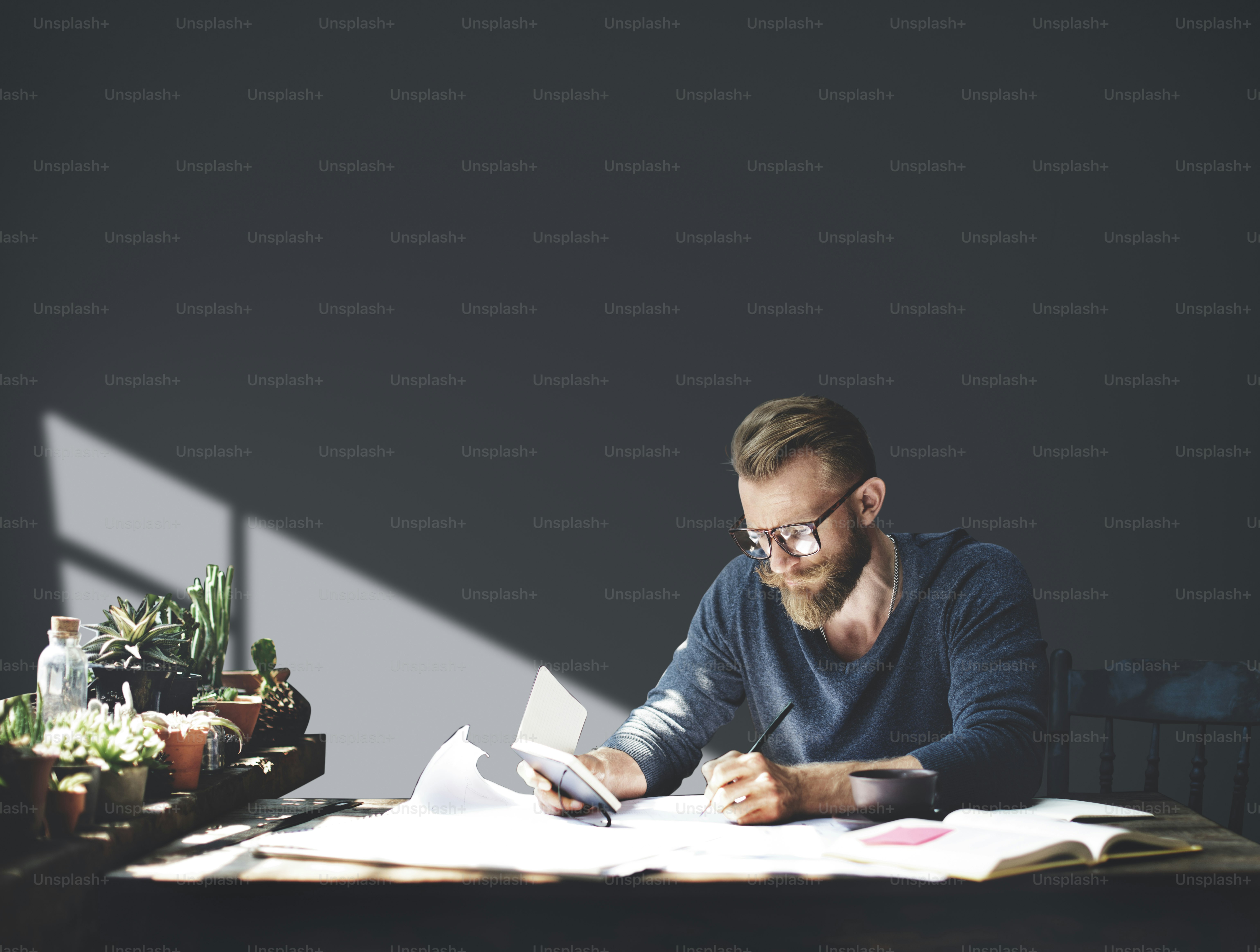 Arbeitsplatz Geschäftsmann Arbeitsplanung Ernsthaft Konzept