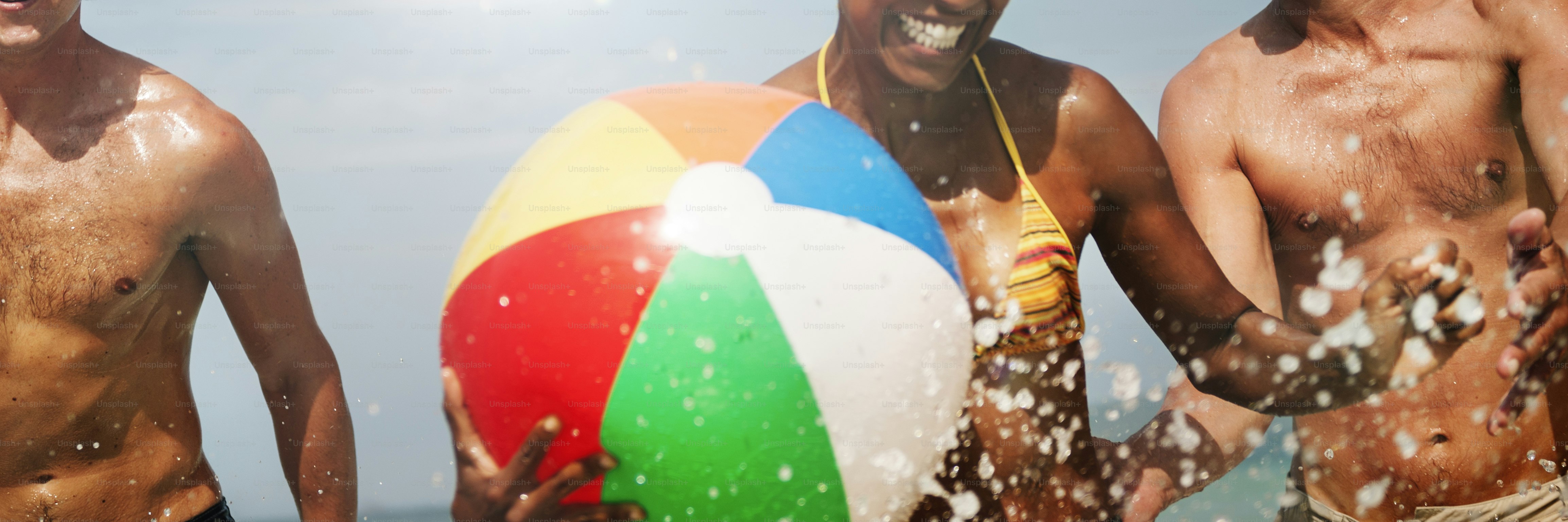 Mare Sunny Vacation Leisure Holiday Friends Concept