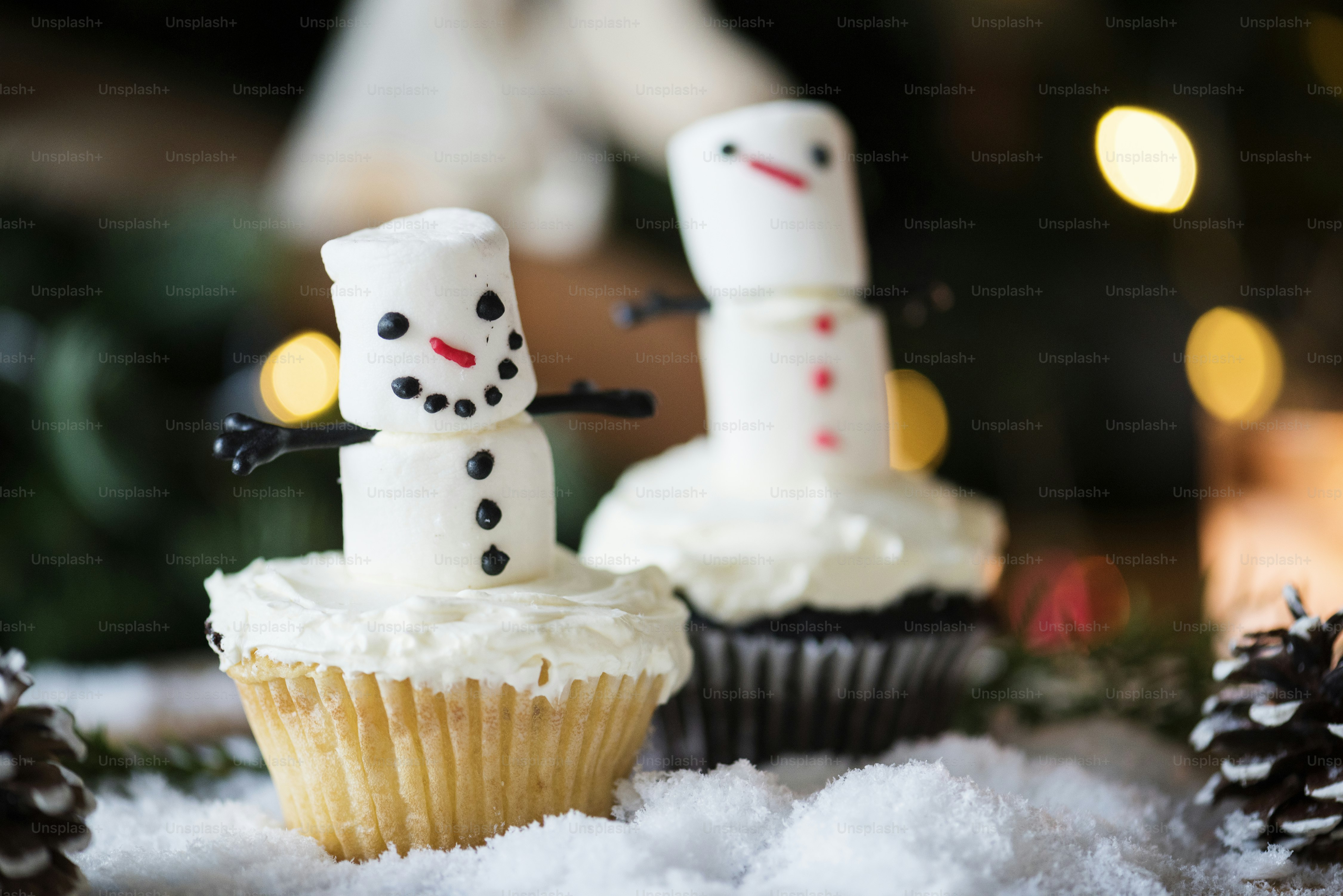 Marshmallow snowman Christmas cupcake