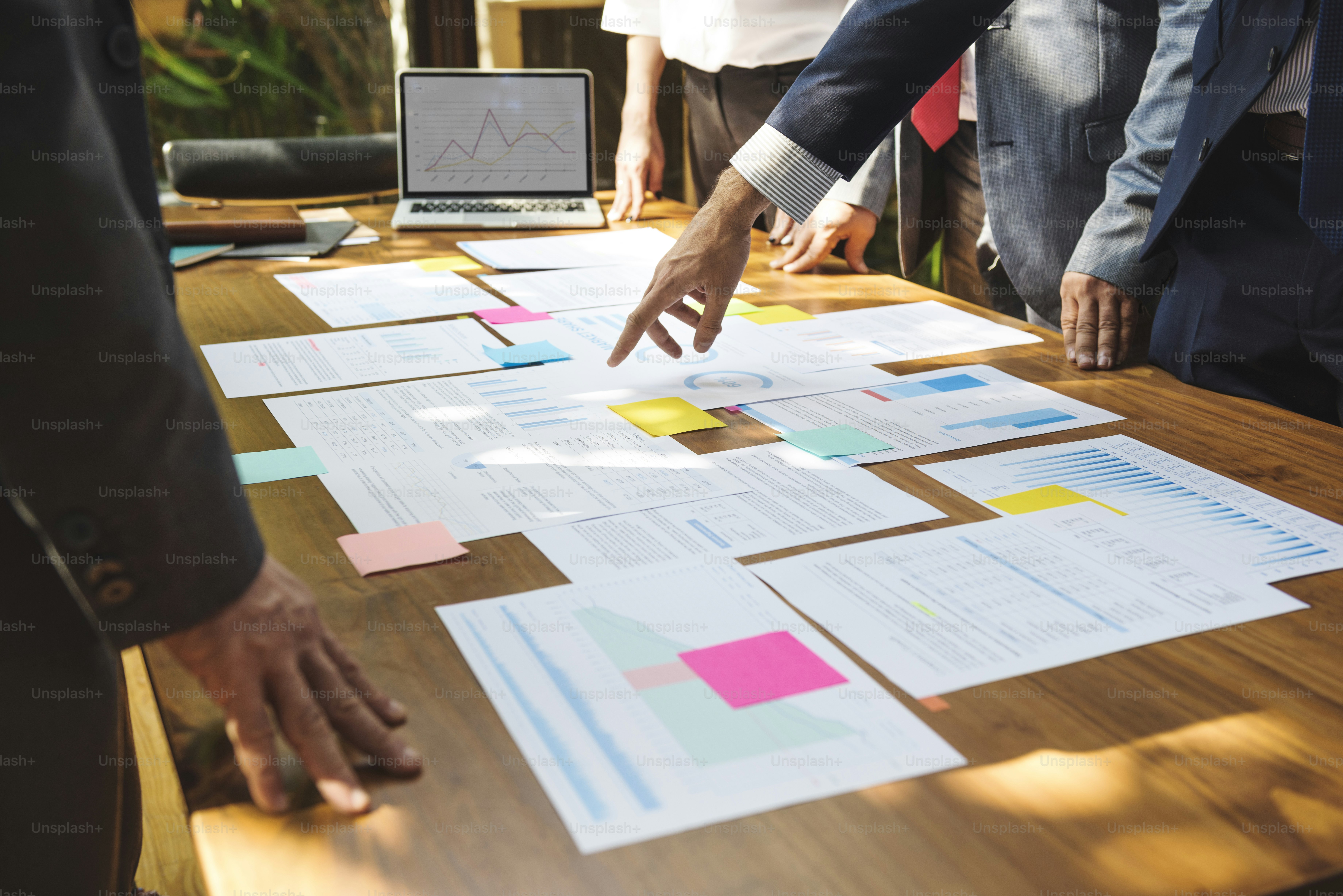 Concepto de trabajo de personas corporativas de negocios