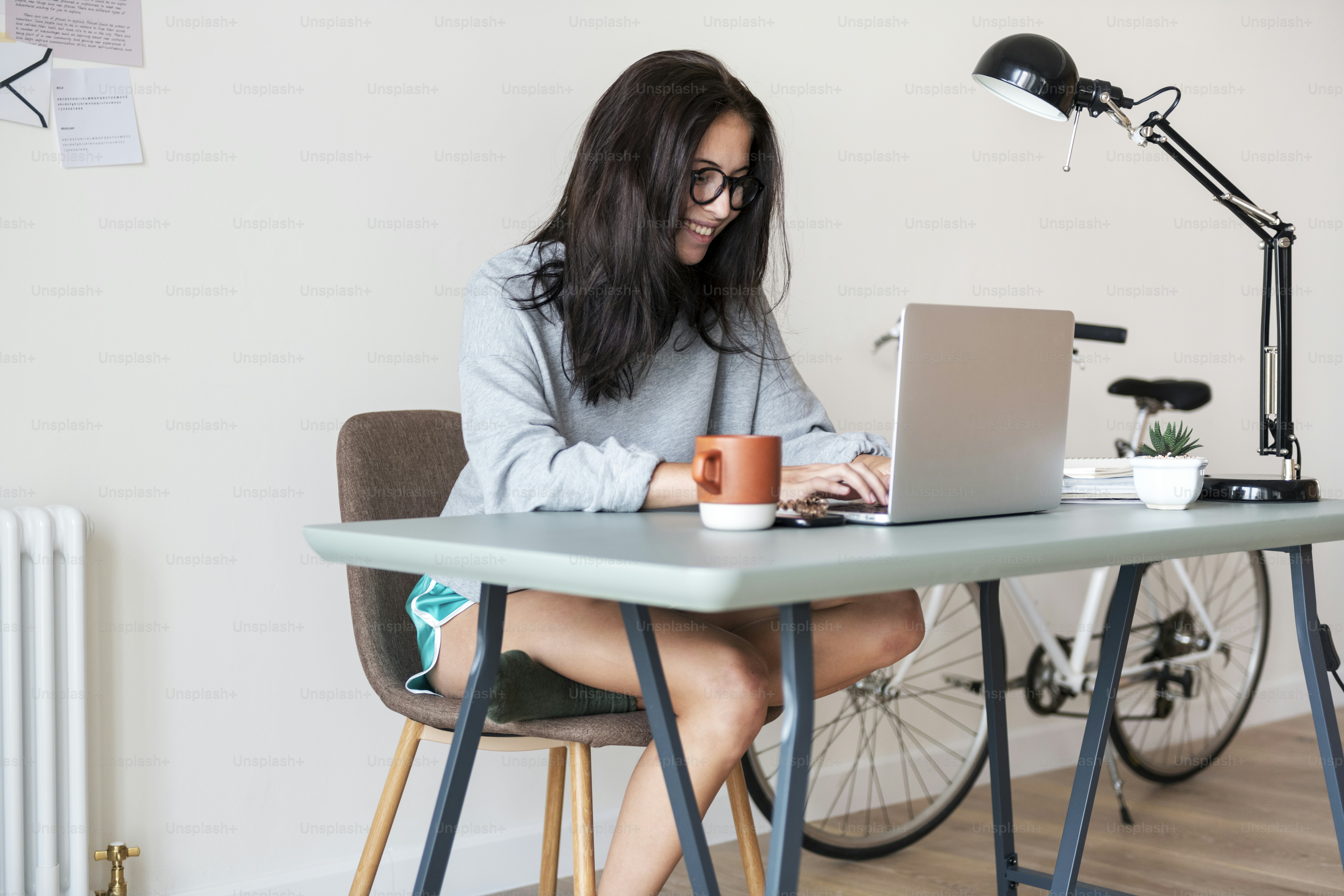 Frau Mit Computer Laptop