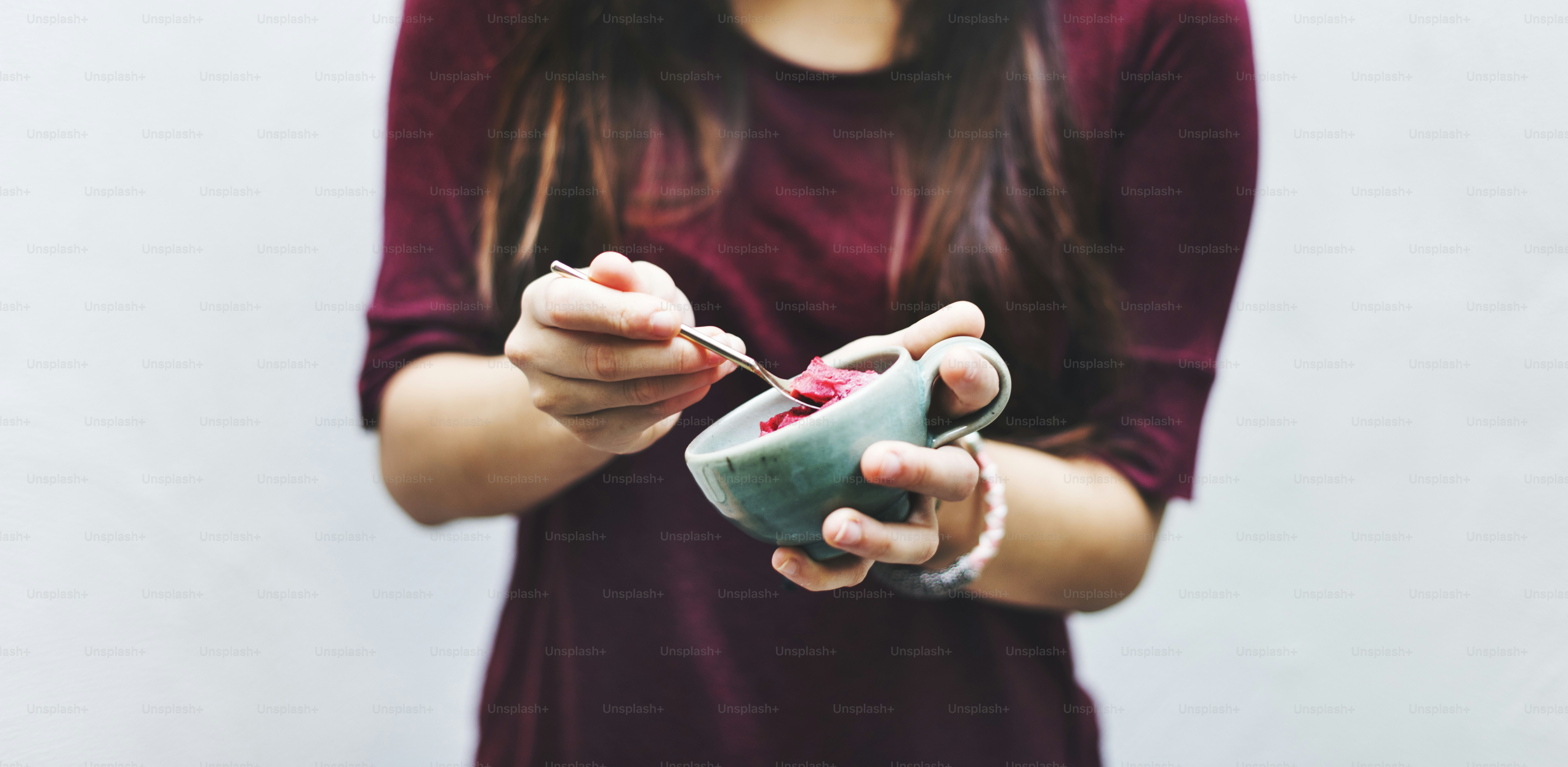 여자 아이스크림 셔벗 셔벗 새콤 달콤한 디저트 컨셉