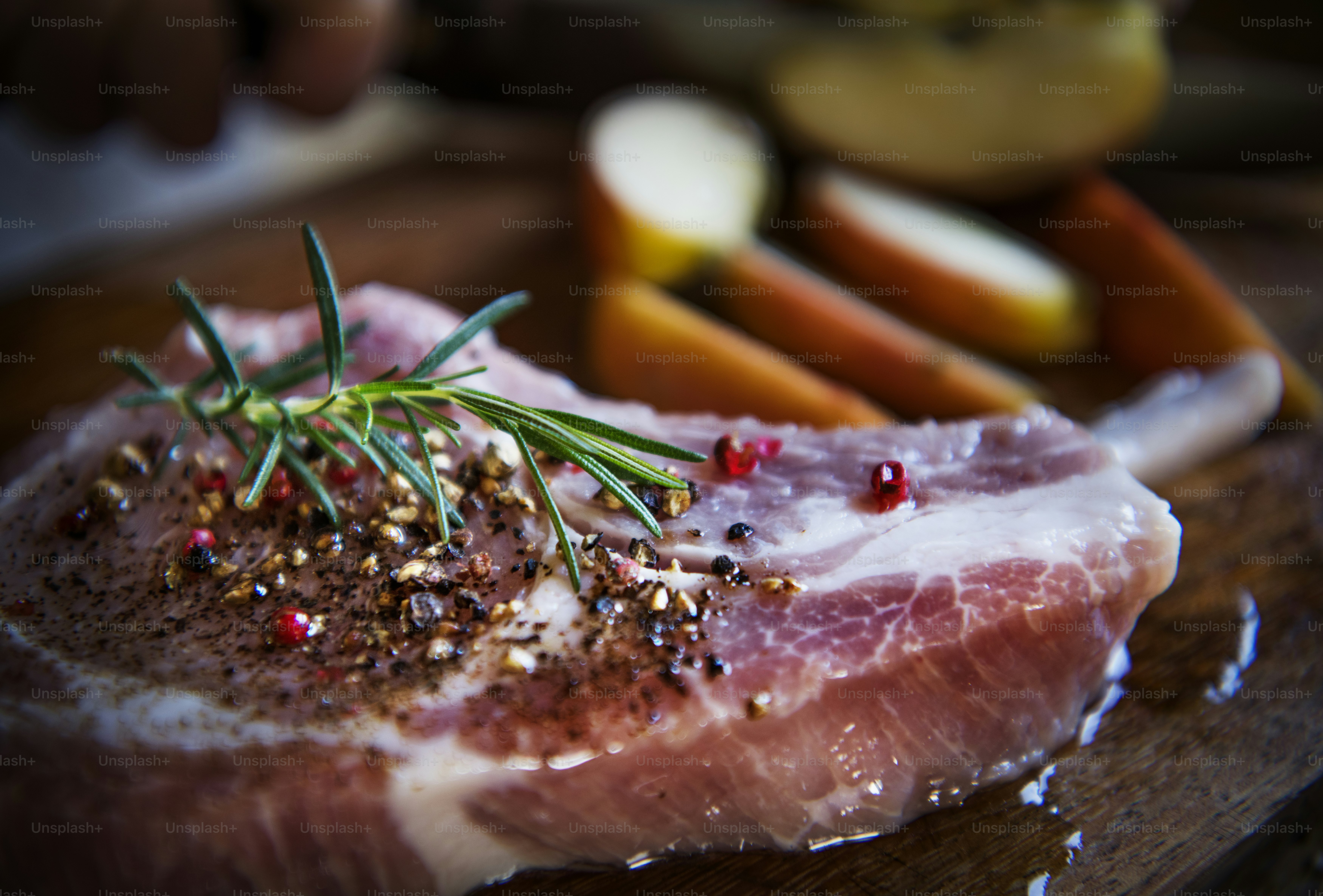 Braciola di maiale con mele idea ricetta per la fotografia di cibo