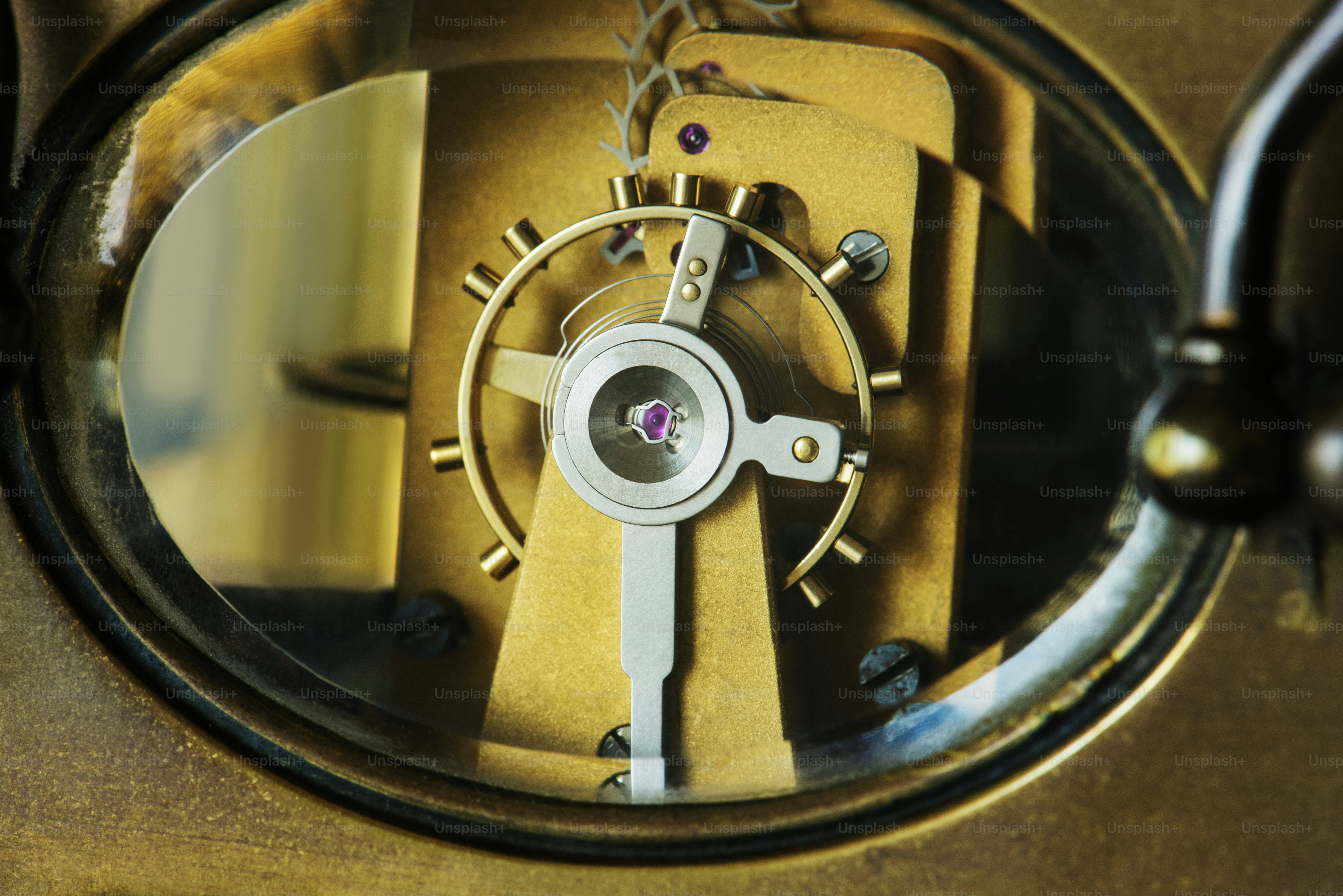 premium_photo-1723579309665-7fb9a110279e?ixid=M3wxMjA3fDB8MXxzZWFyY2h8MXx8dmlldyUyMGxvY2tzbWl0aHxlbnwwfHx8fDE3NjE0NzYxNzF8MA\u0026ixlib=rb-4.1.0