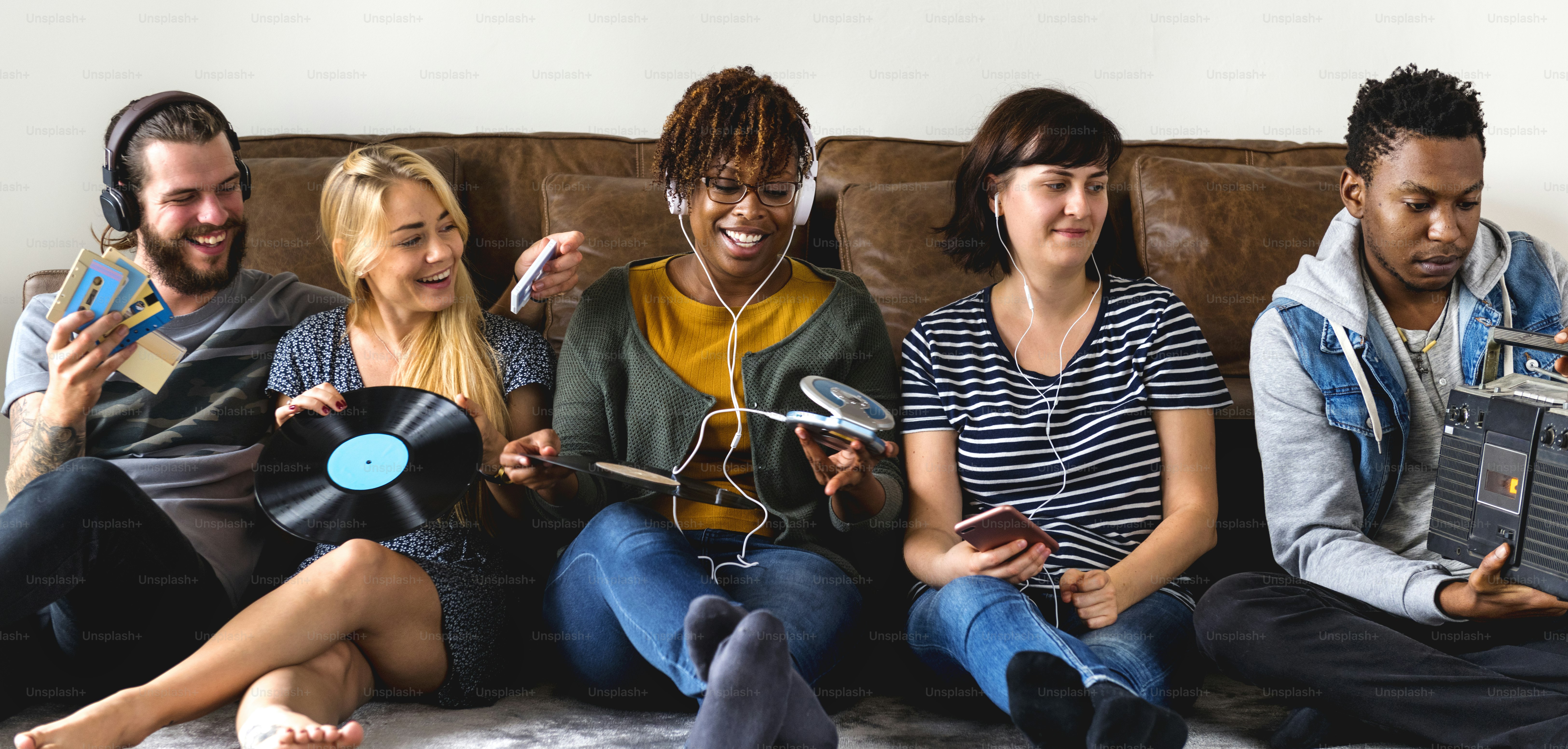 Friends enjoying the music photo – Music Image on Unsplash