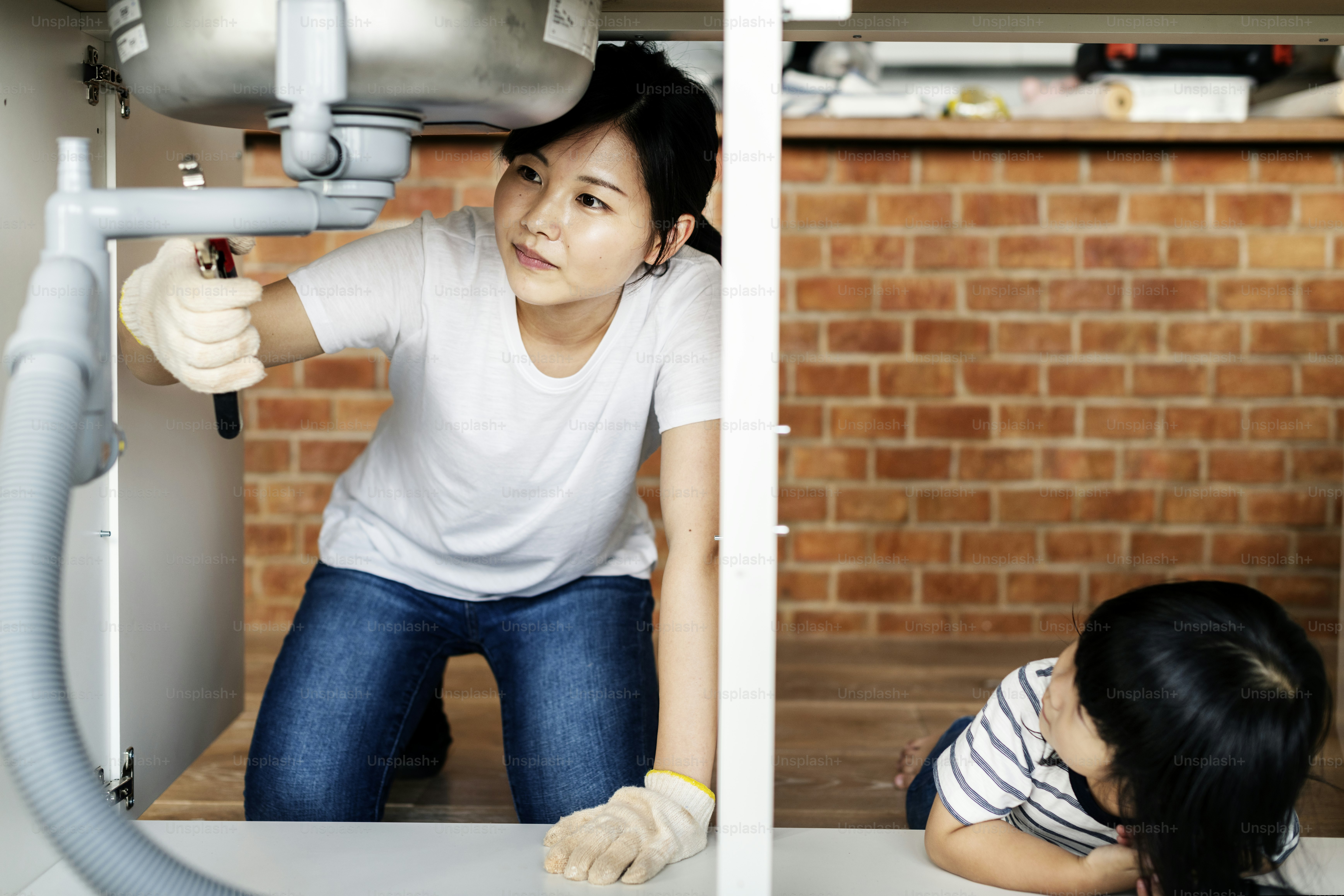 Asiatische Familie Fixierung Küchenspüle