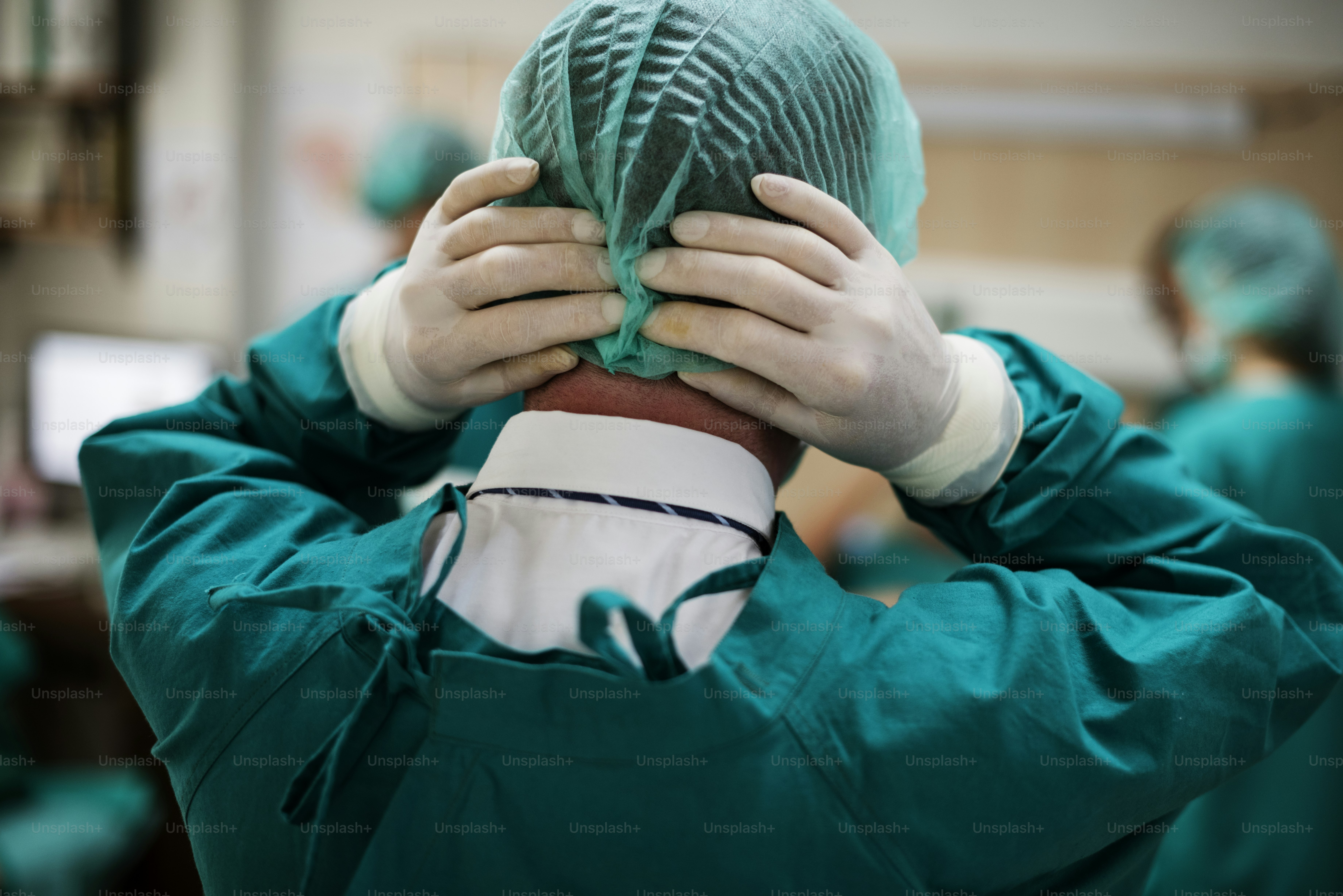 Doctor are preparing for an operation photo – Photography Image on Unsplash