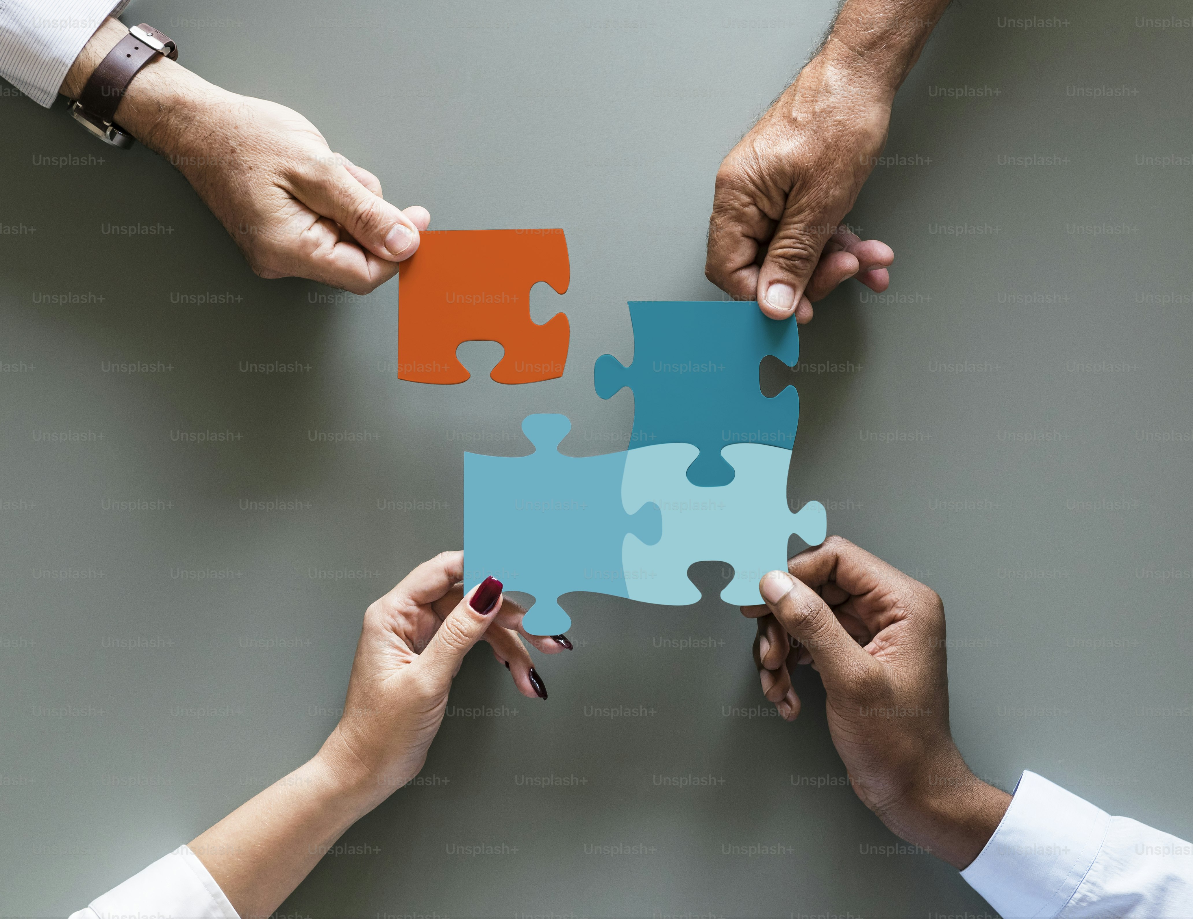 Business Teamwork Zusammenarbeit Puzzle isoliert